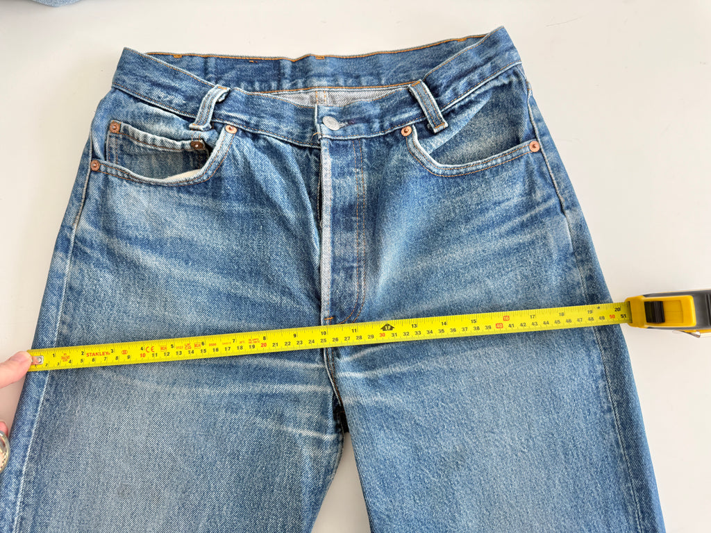 W28 L26 vintage Levis 501s 28” dark raw blue faded blue Levi’s 501 student fit early 90s