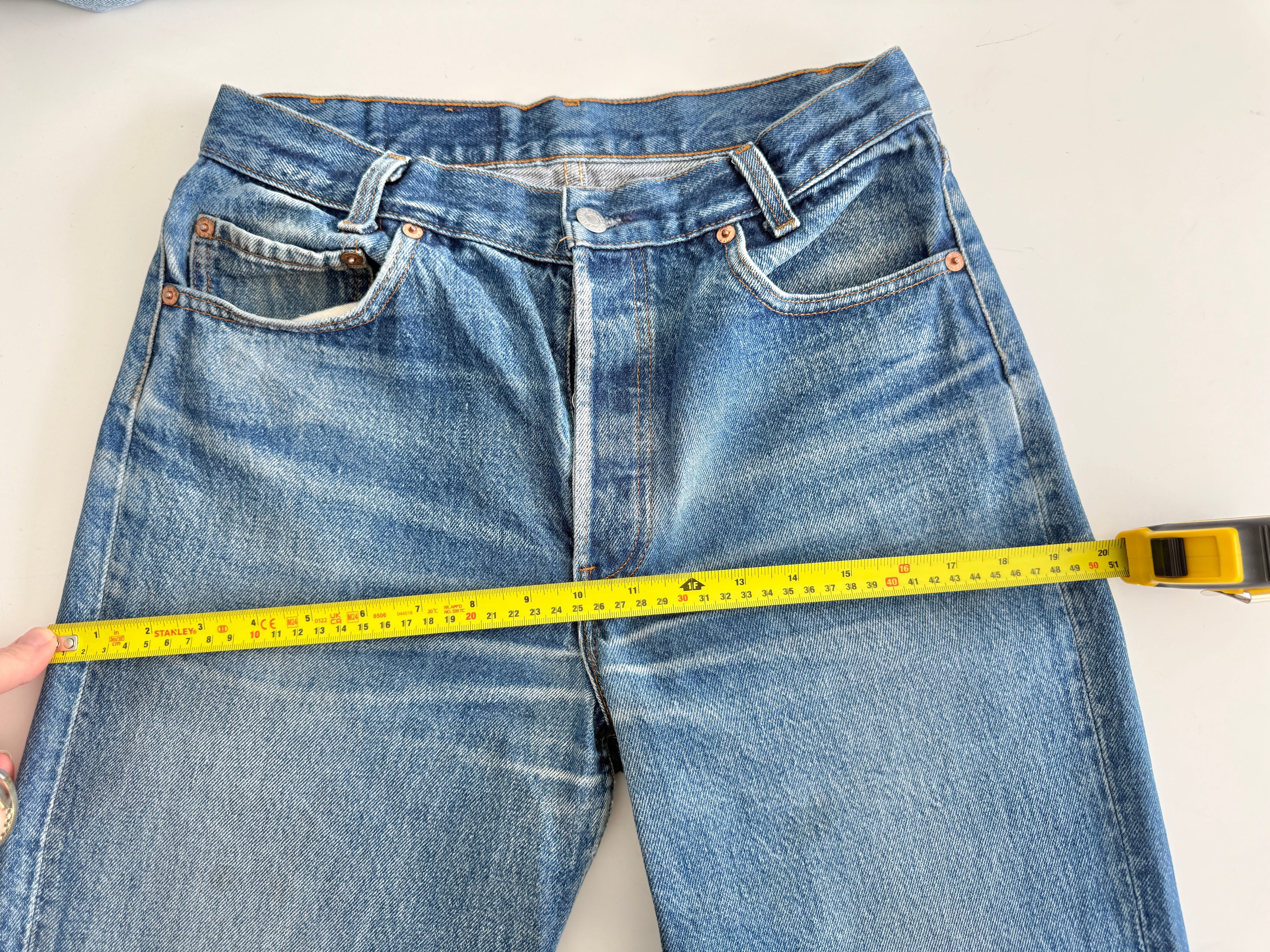 W28 L26 vintage Levis 501s 28” dark raw blue faded blue Levi’s 501 student fit early 90s