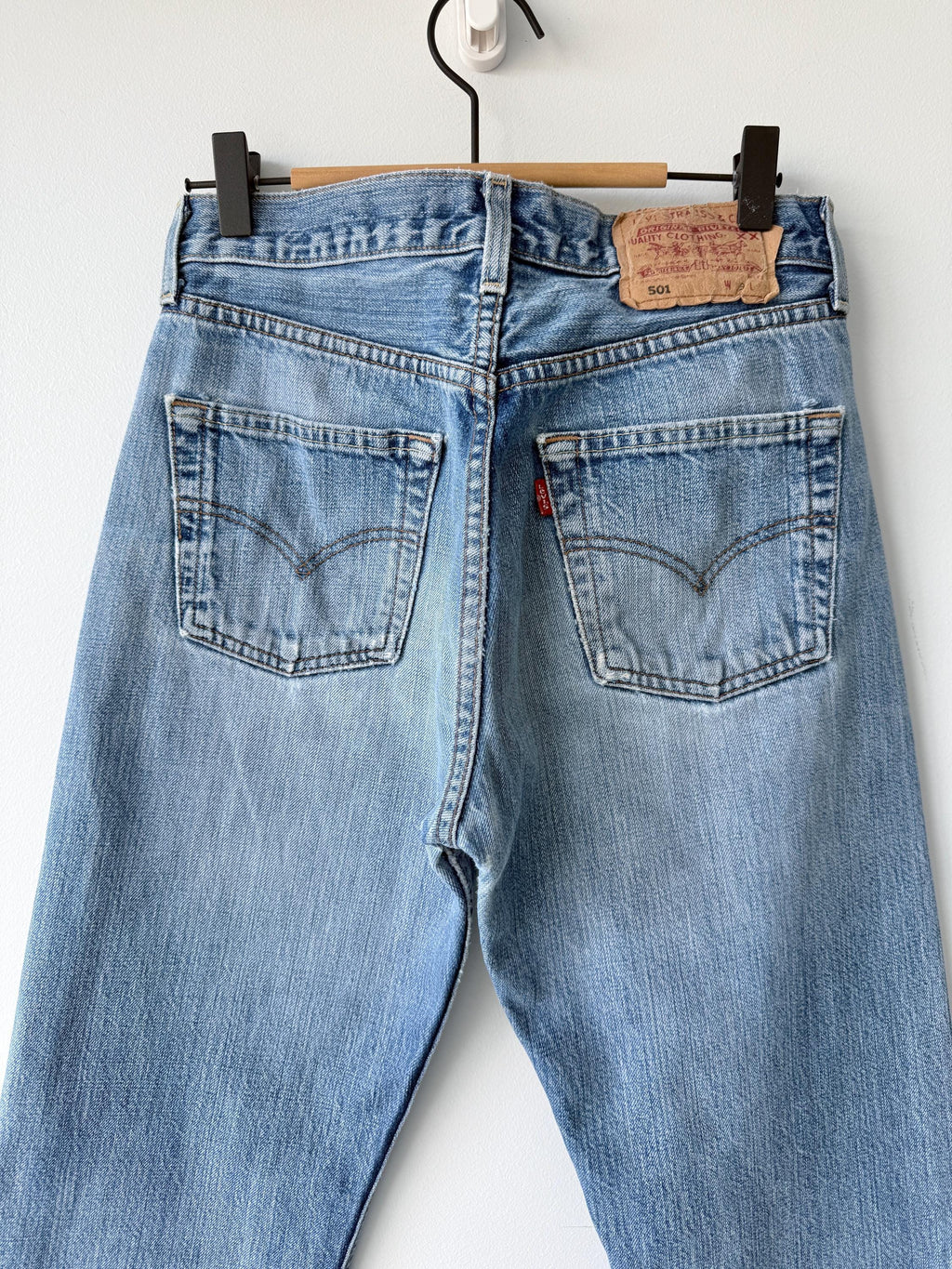 W27 L30 vintage Levis 501 27” measured waist medium faded denim made in Y2K
