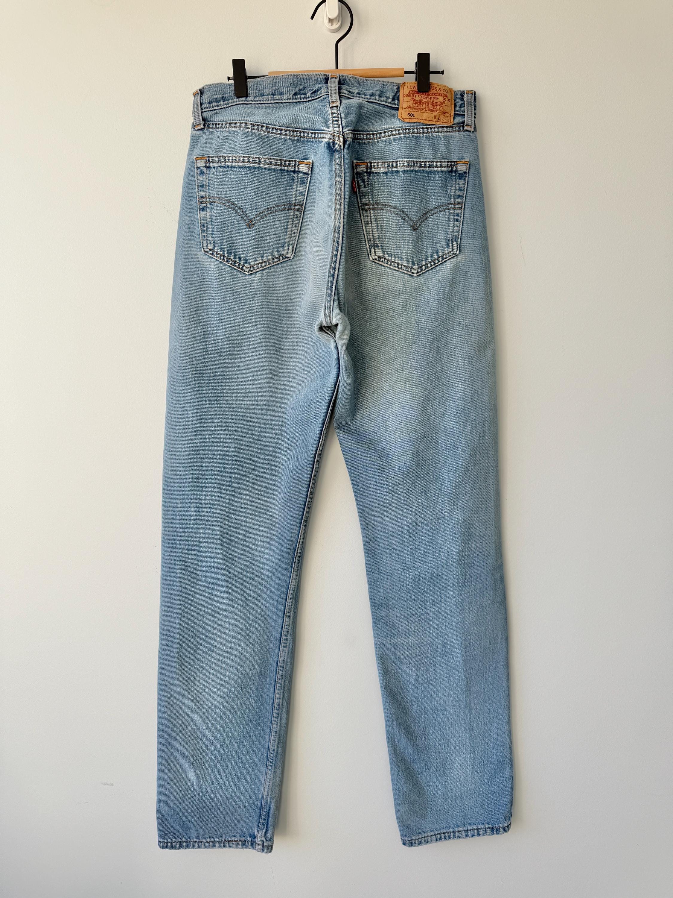 W32 L36 vintage Levis 501 31-32” measured medium faded lines blue made in 90s