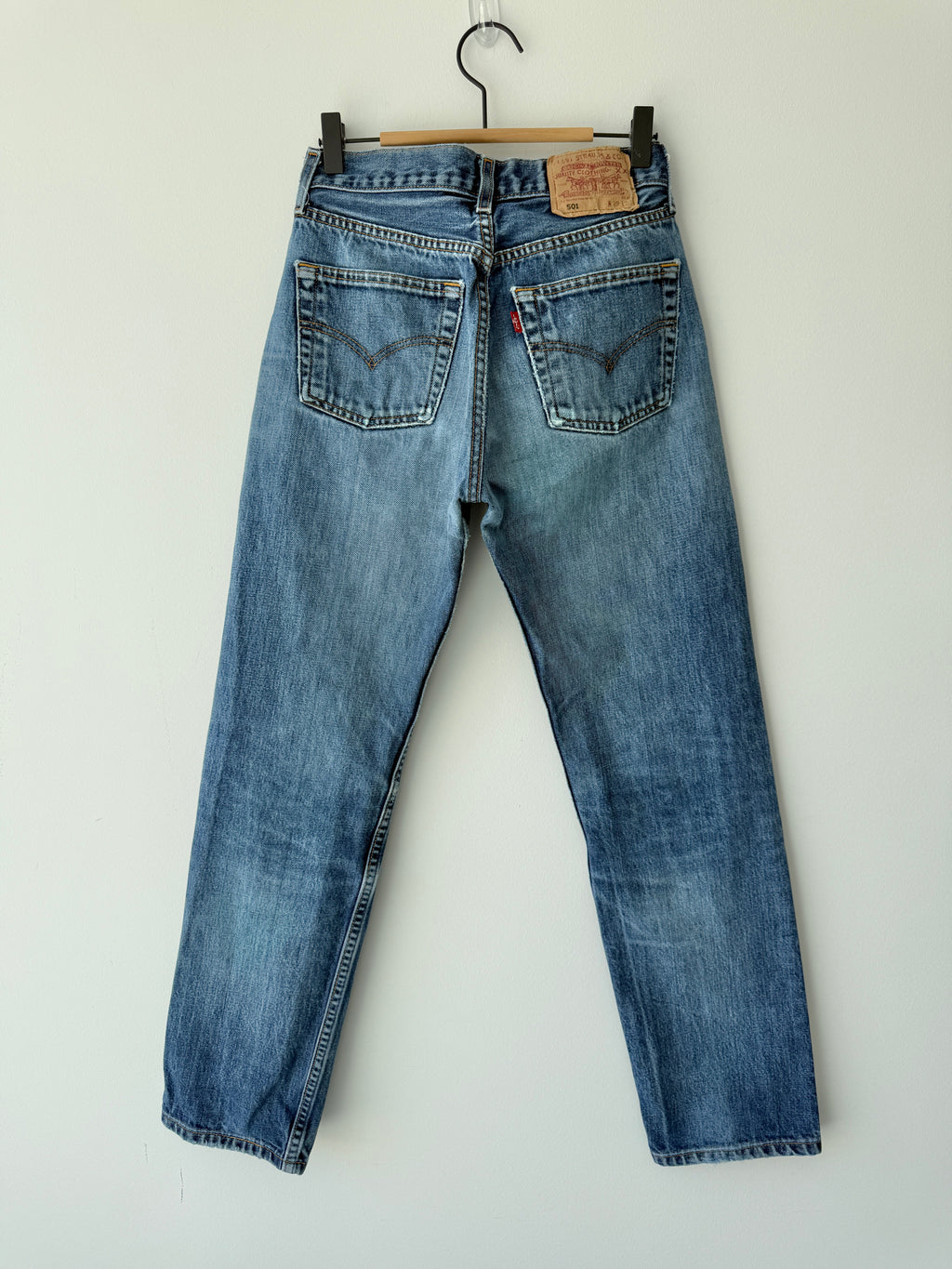 Softer W26 L29 vintage Levis 501 25/26” measured waist indigo faded blue 501s Y2K