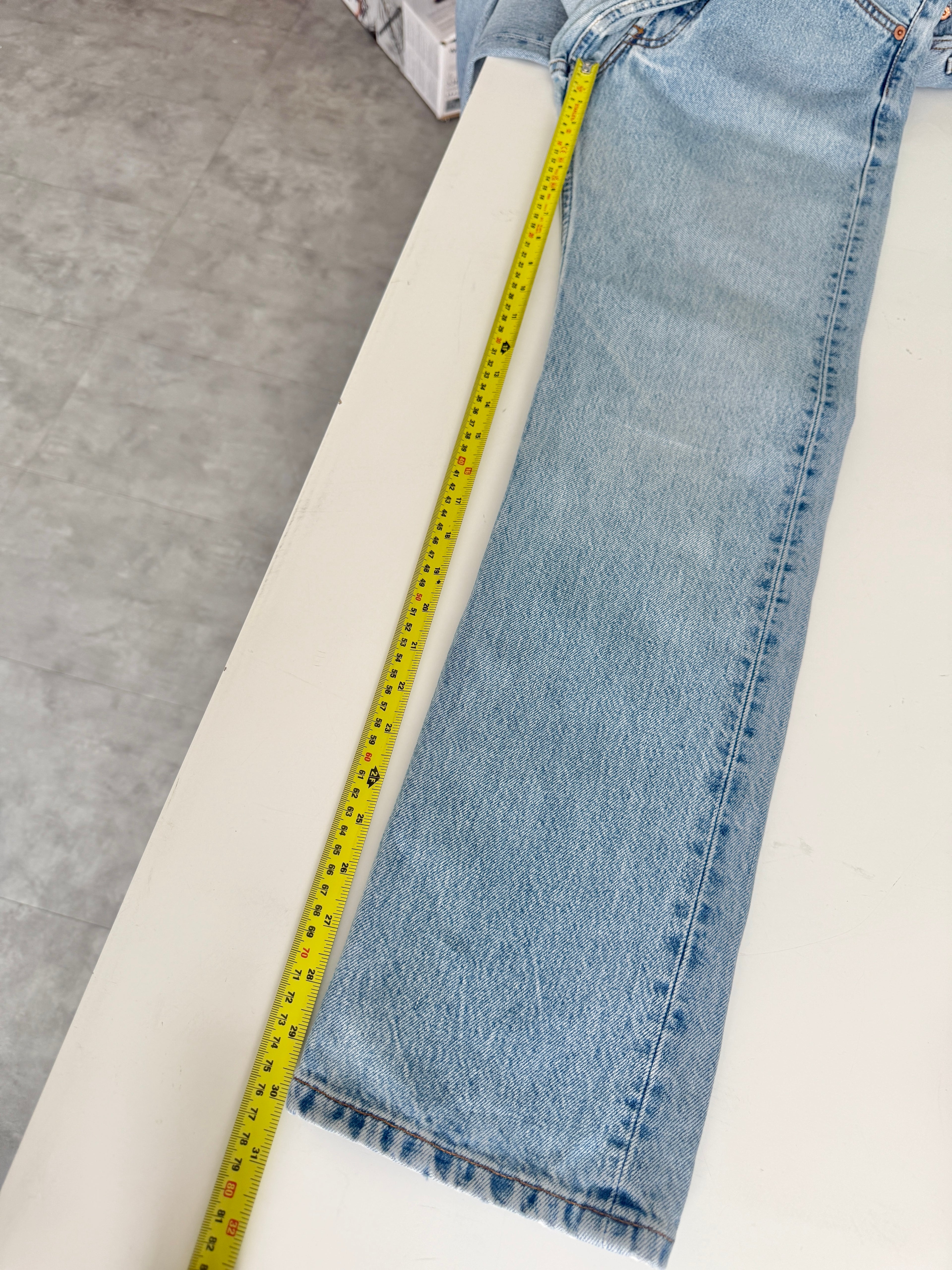W25 L29 vintage Levis 501 24-25” light blue 90s Levi’s 501s