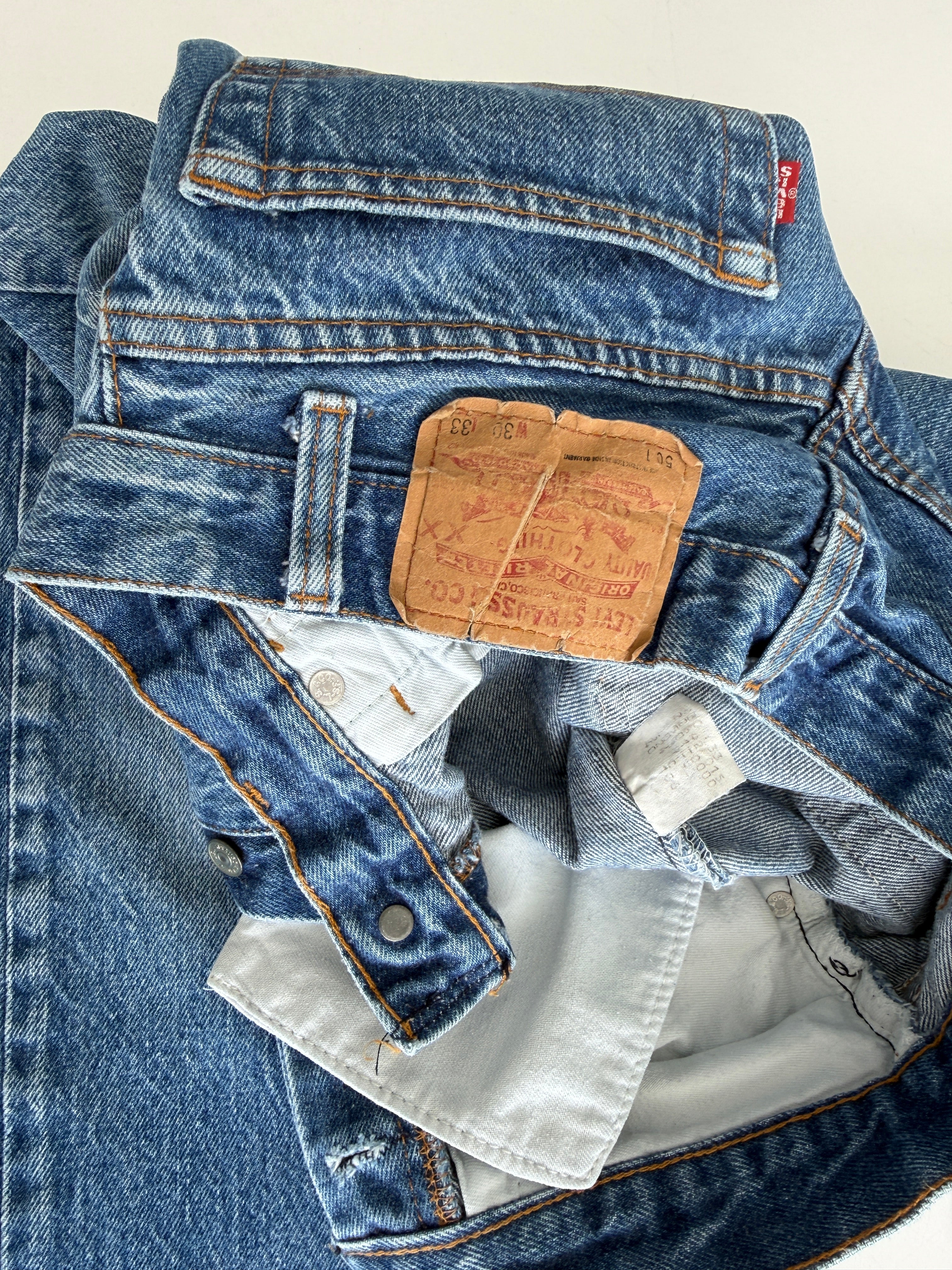W26 L24 vintage Levis 501 25/26” dark blue faded Levi’s 501s USA 80s