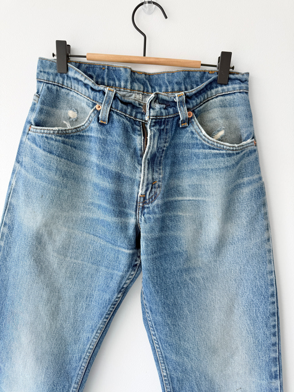 Soft W29 L31 vintage Levis 520 28/29” measured waist dark faded 520s 90s USA denim orange tab