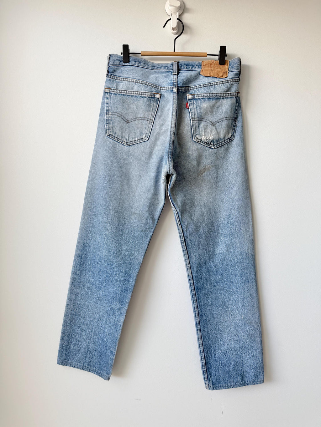 Held ***W31 L29 vintage Levis 501 29-31” measured medium faded denim made in USA 80s distressed rippped denim