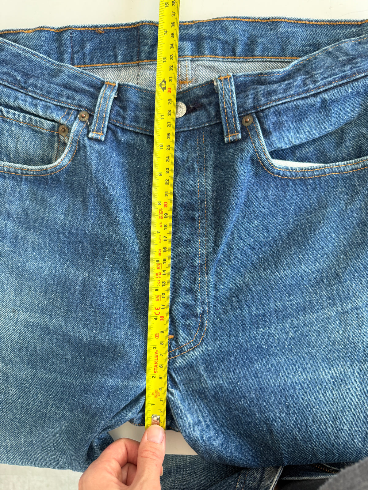 W31 L26 vintage Levis 501 0115 dark blue 30/31” measured waist 501s 80s USA