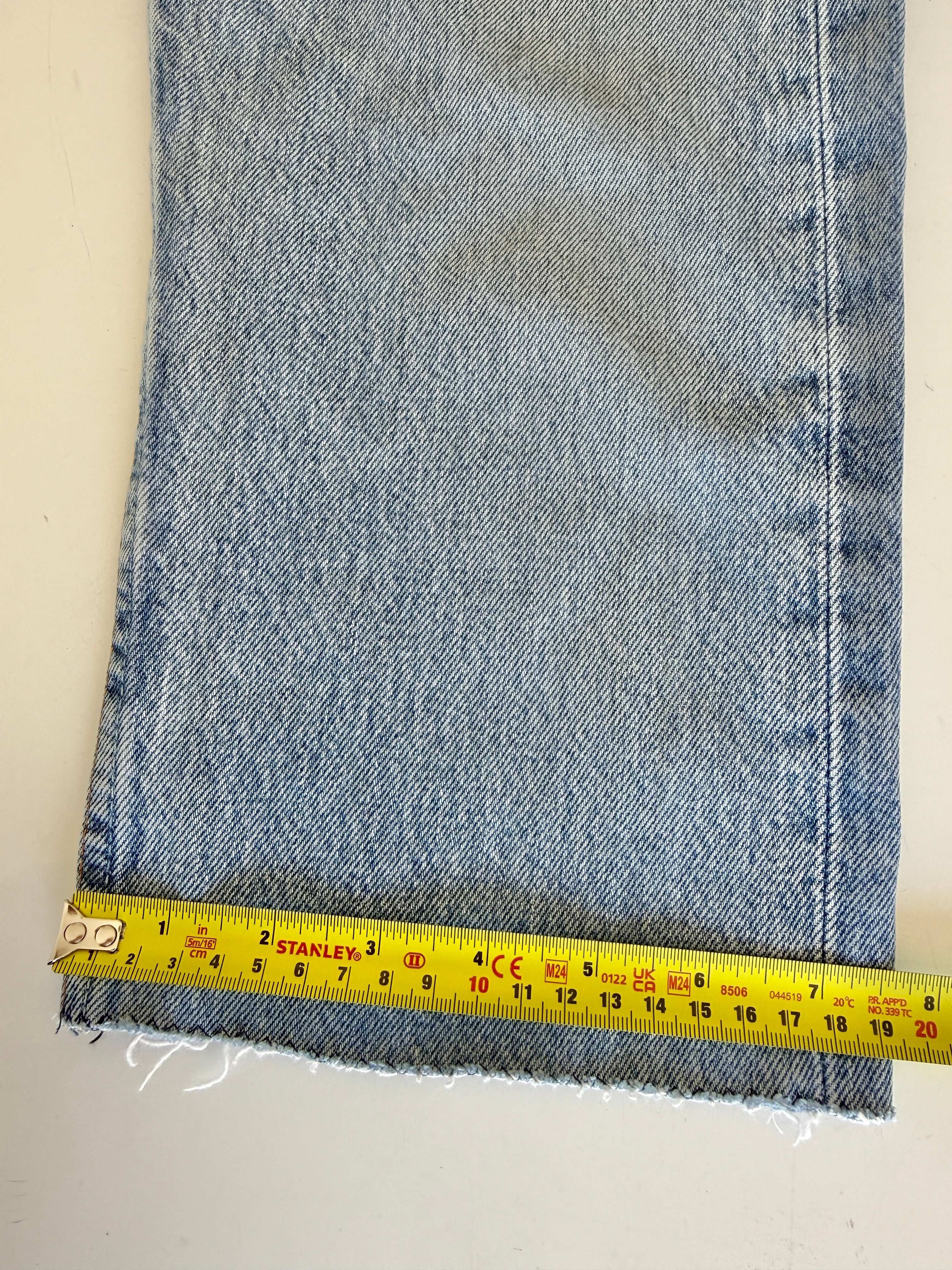 W27 vintage Levis 501 shorts 26/27” light blue Levi’s 501s 90s