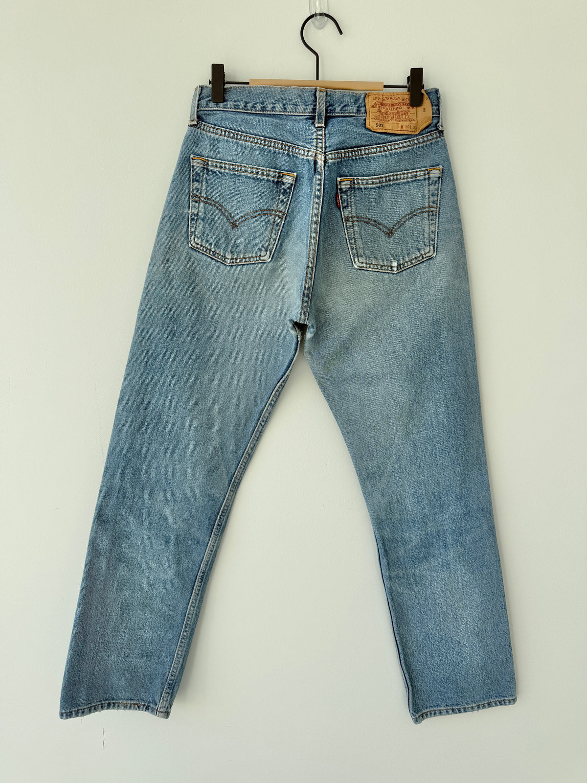 W28 L29 vintage Levis 501 27/28” measured whiskers medium blue Y2K 501s