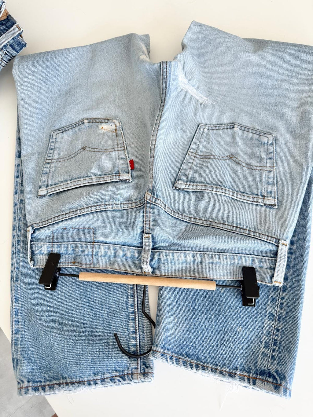 W29 L29 Levis 501 selvedge vintage 28-29” measured waist light blue faded blue made in 80s USA