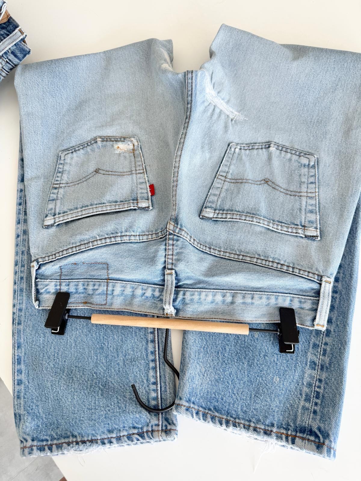 W29 L29 Levis 501 selvedge vintage 28-29” measured waist light blue faded blue made in 80s USA