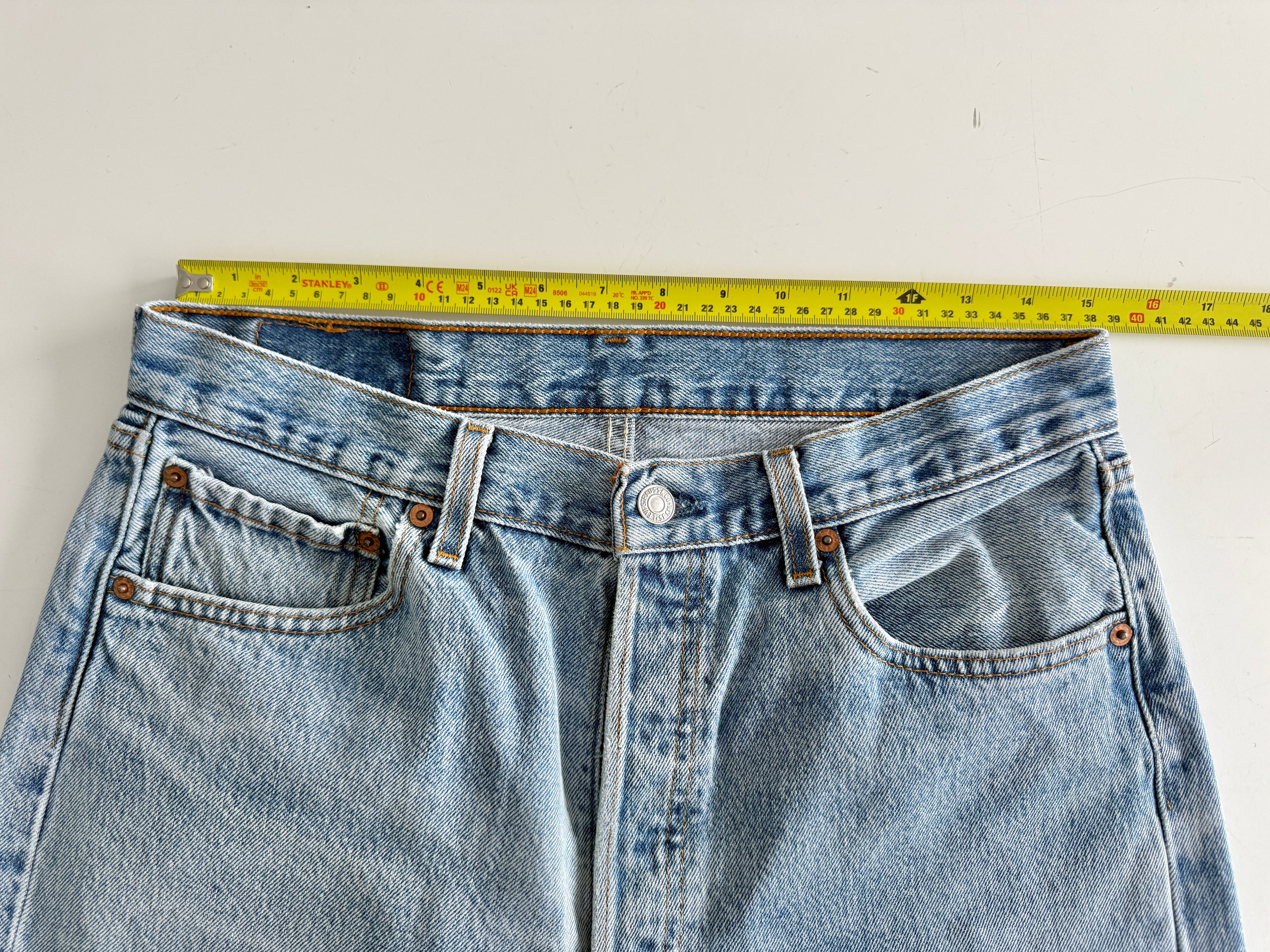W31 L30 vintage Levis 501 30/31” measured waist medium faded blue 501s amazing fade 90s USA denim