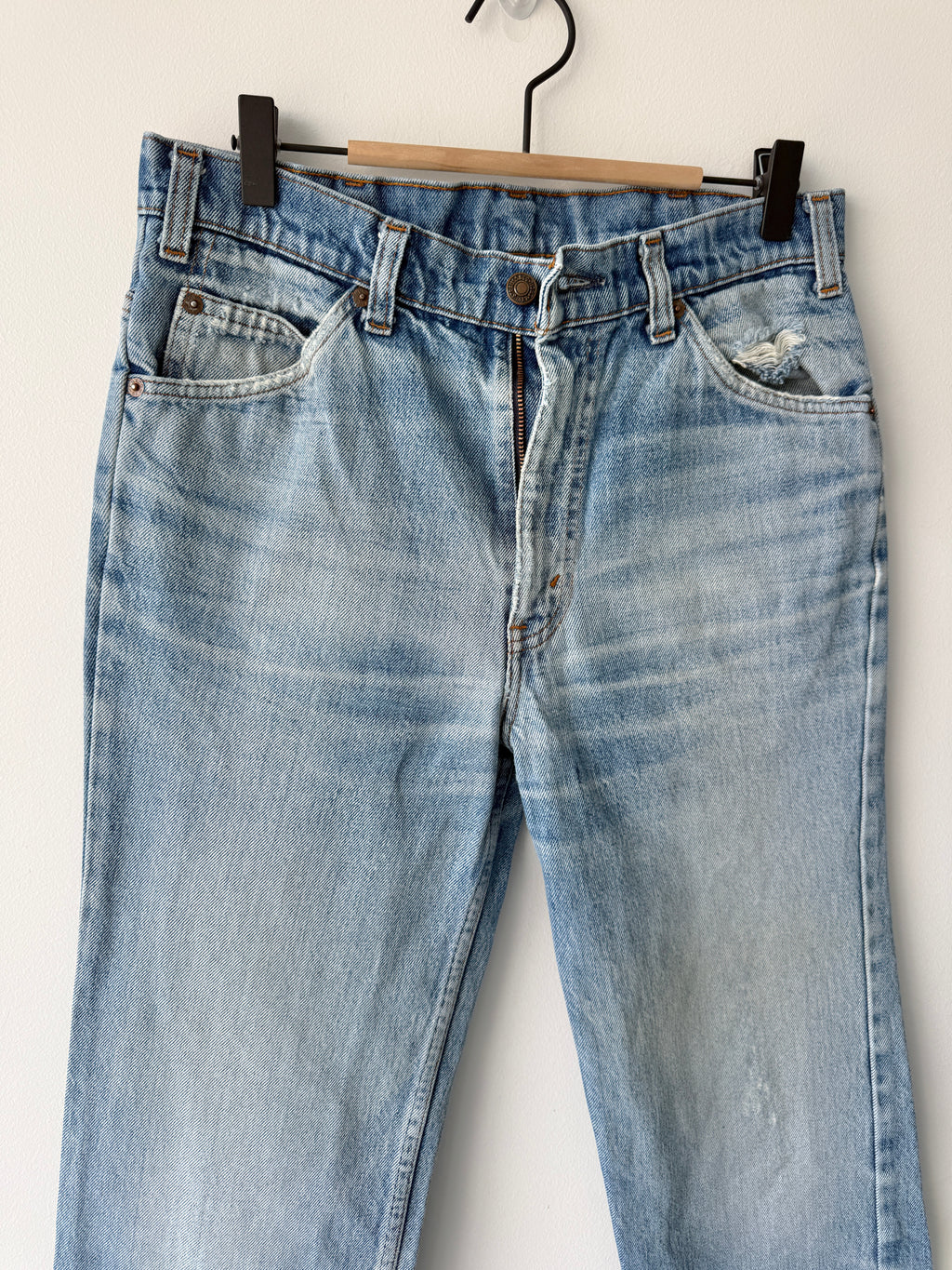 W28 L27 vintage Levis orange tag light blue faded 28” measured waist 501s 80s