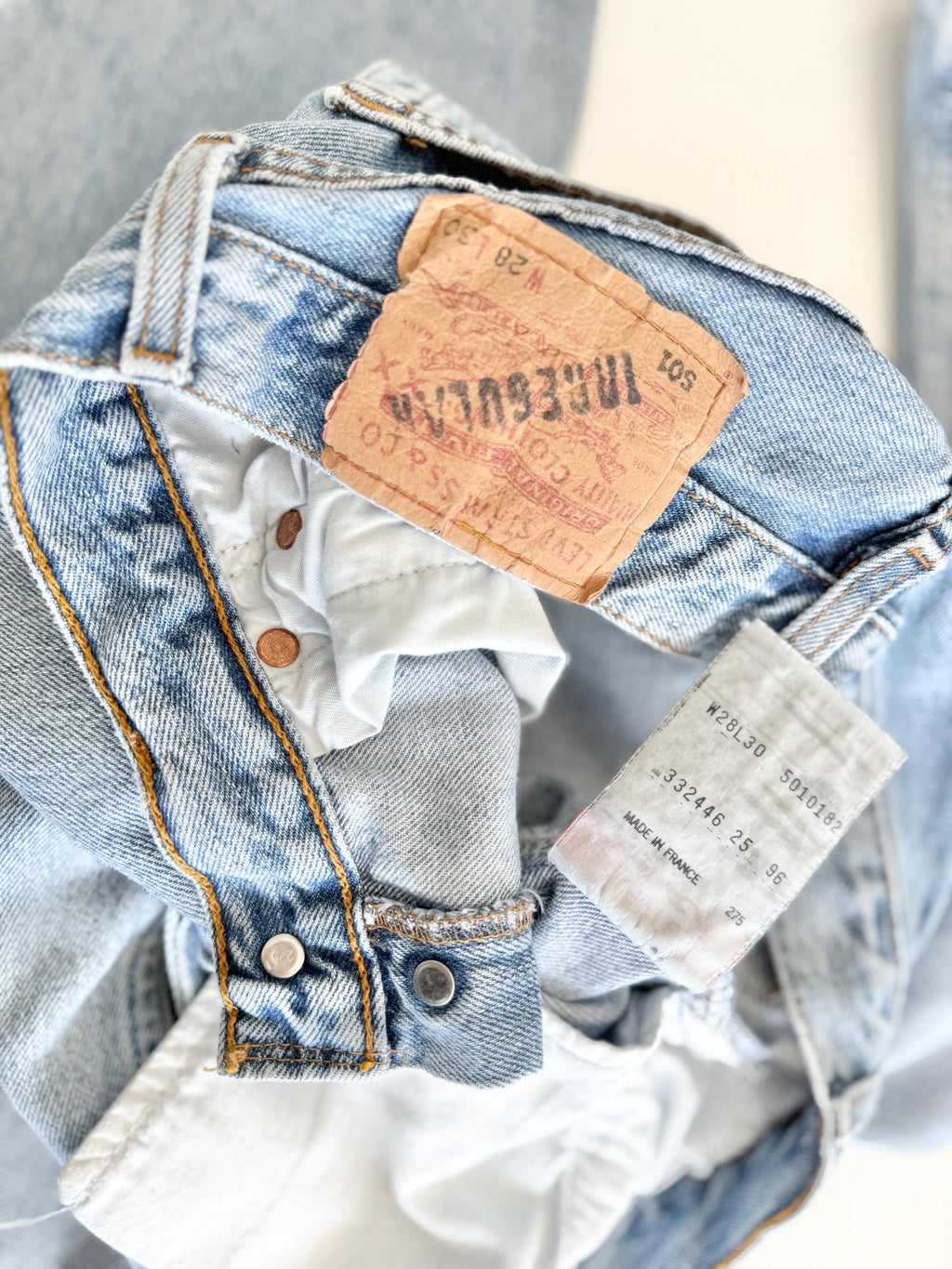 W27 L29 Levis 501 vintage 26-27” measured waist light faded blue 501s made in France 90s