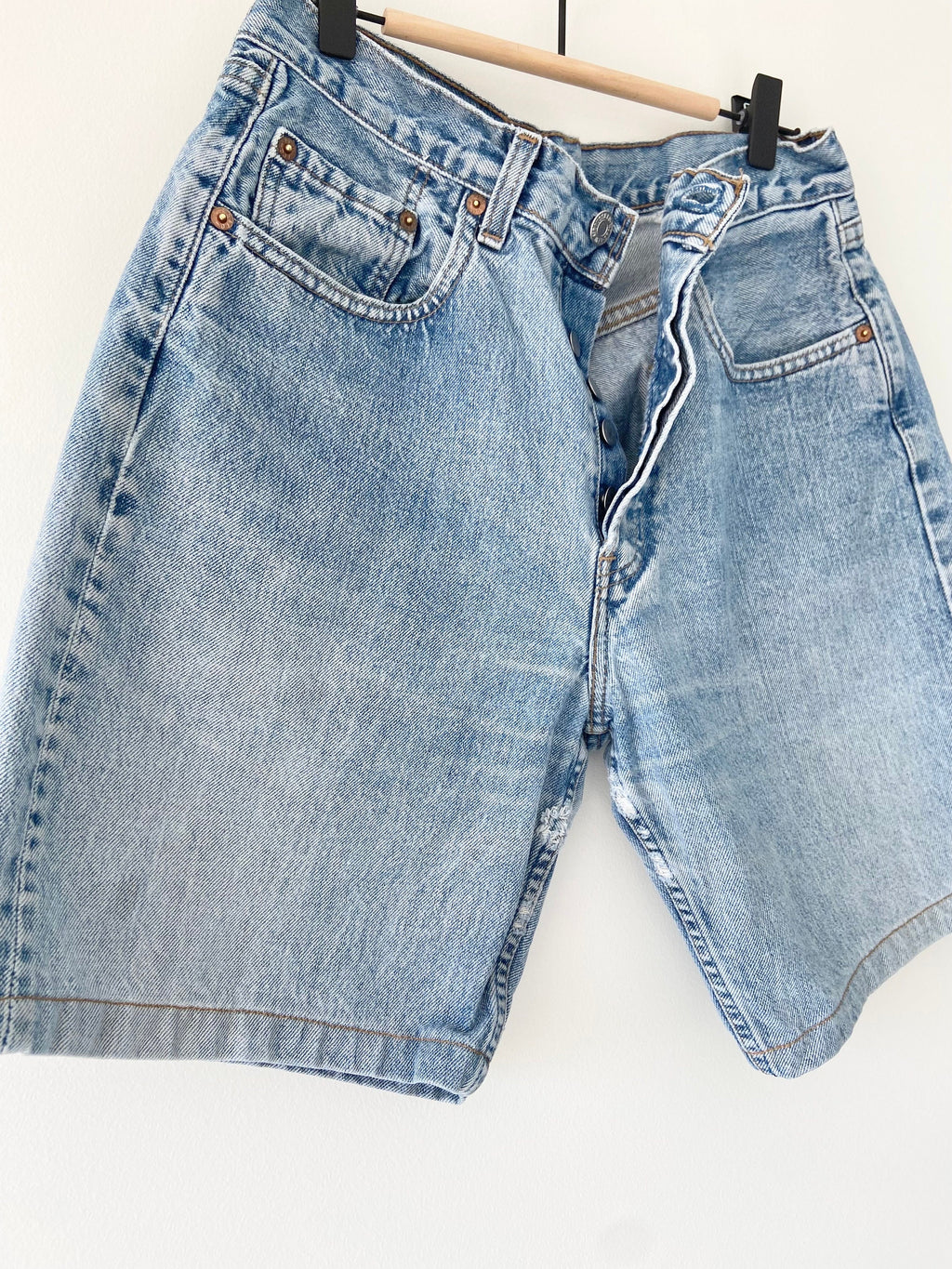 Vintage Levi’s button  shorts w29”