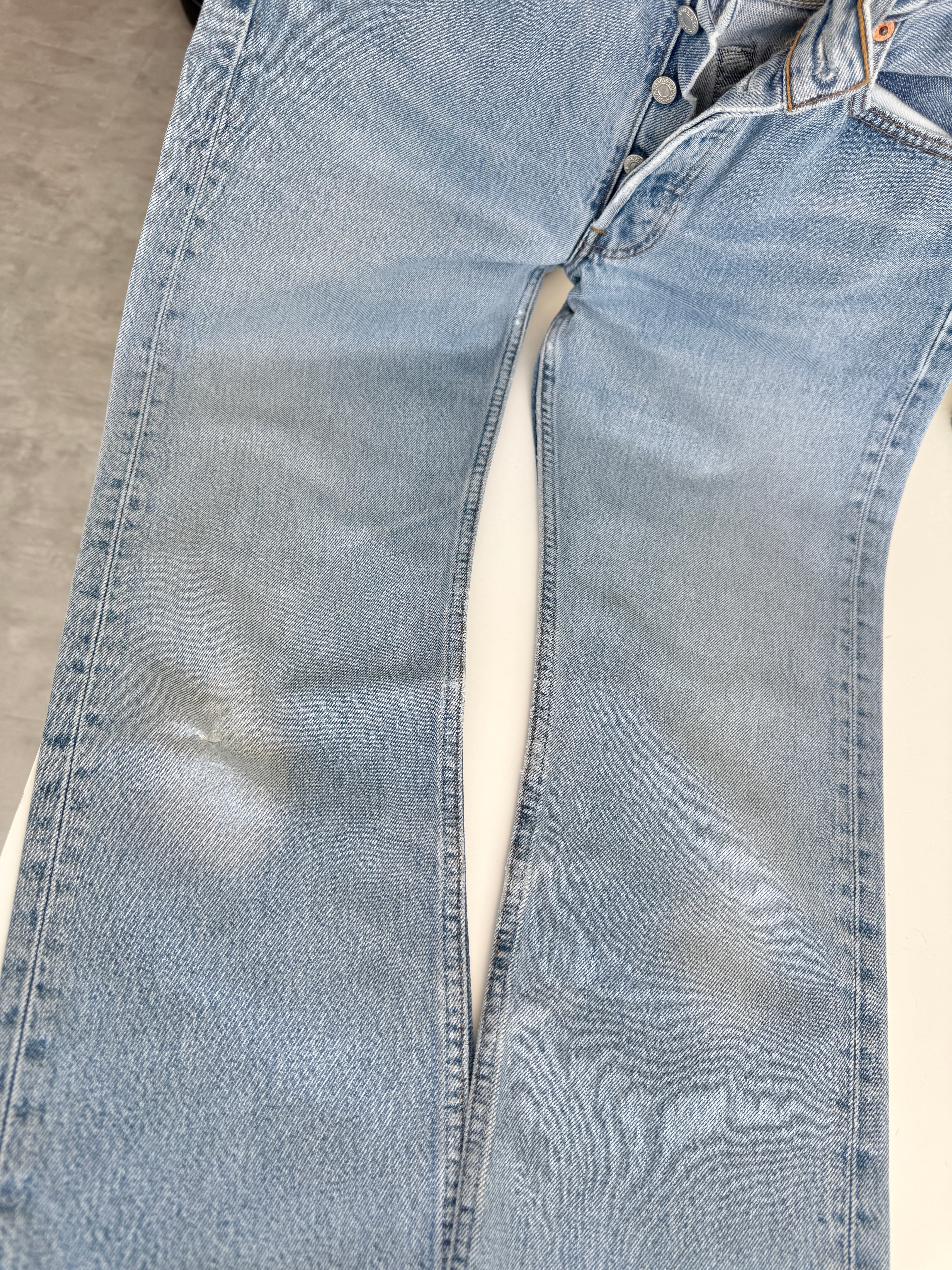 W27 L31 vintage Levis 501 27” measured waist light faded blue Y2K 501s