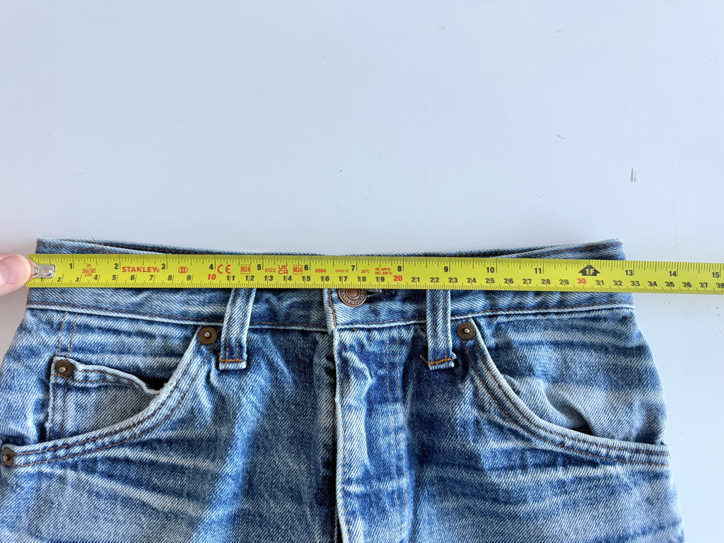 W24 L26 vintage Levis 24/25” measured whiskers denim medium faded blue 70s/80’s levi’s