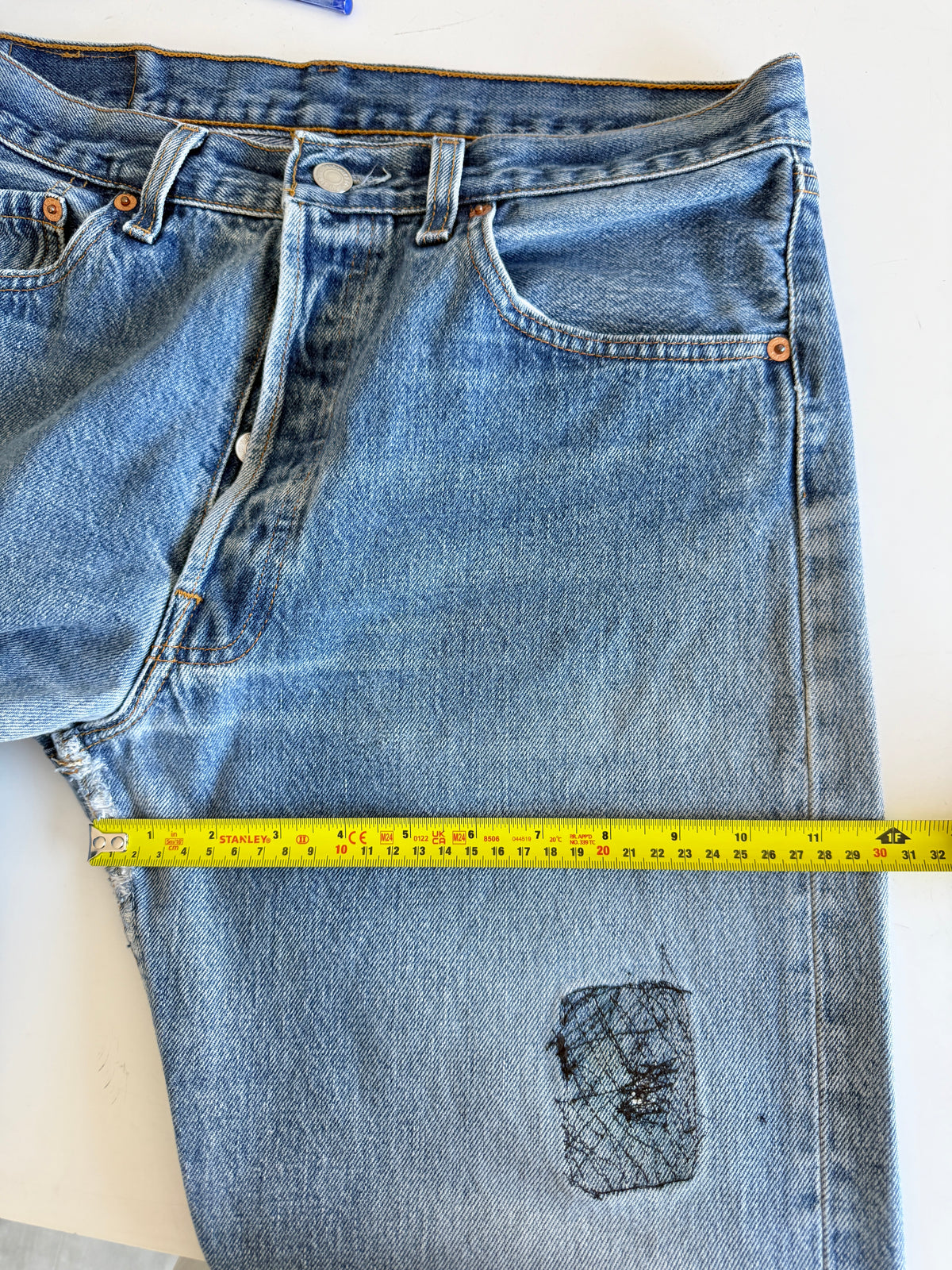 W31 L30 vintage Levis 501xx 31” measured fade whiskers USA 501s 90s