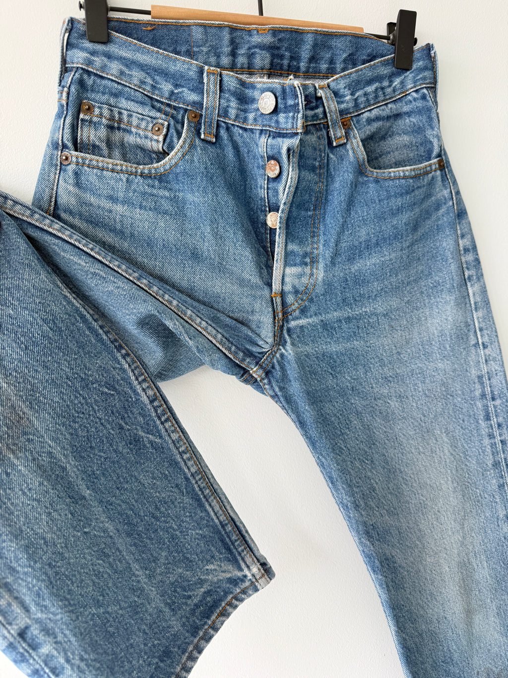 W25 L29 vintage Levis 501 25” measured waist dark blue faded 80s 501s  USA