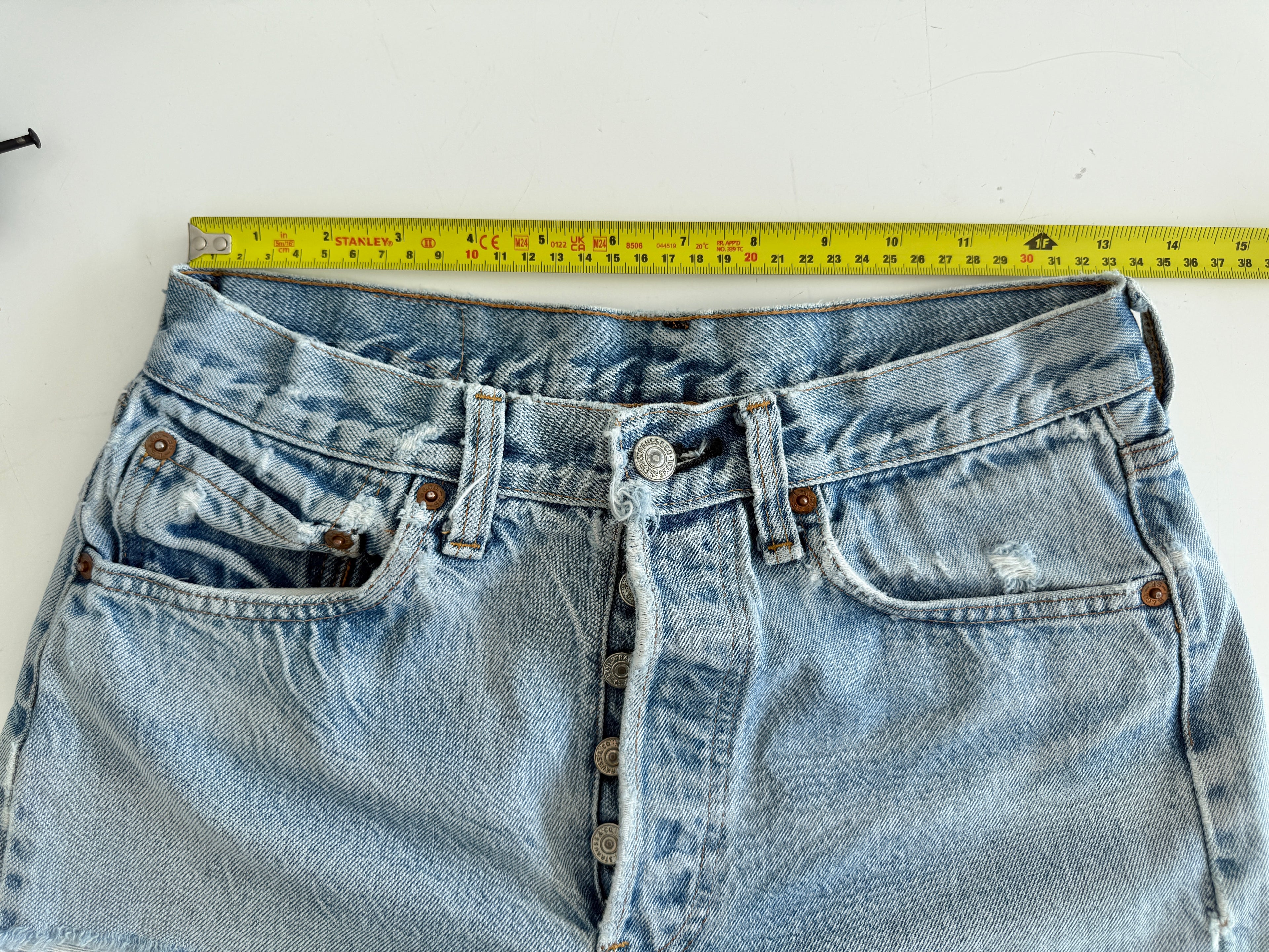 W27 Selvedge vintage Levis 501 26/27” measured waist light faded blue 70s 501s selvedge Levi’s made in USA