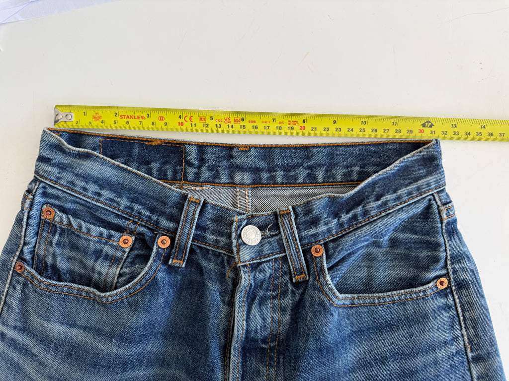 W25 L29 vintage Levis 501s 24/25” measured dark fade blue 501s