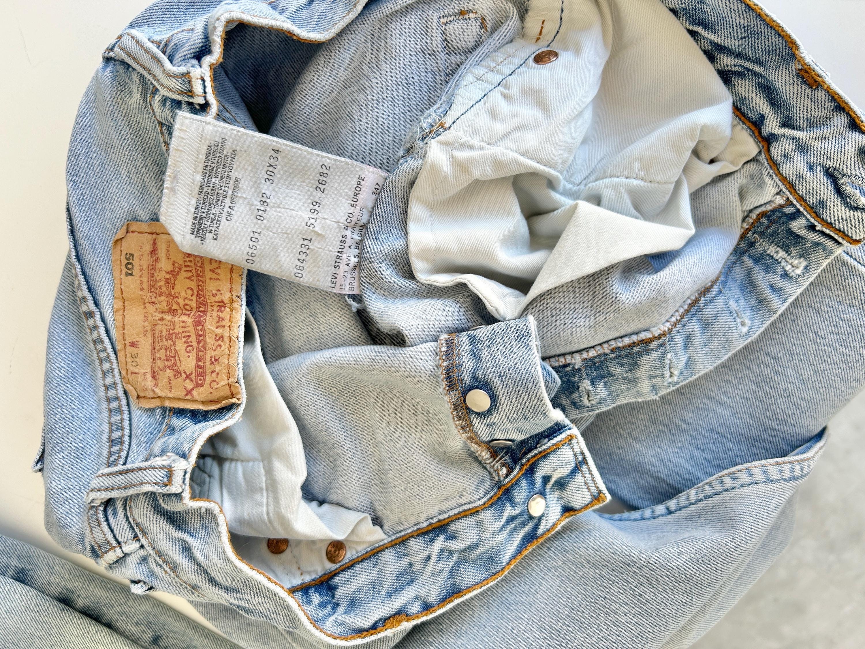 Levis 501 vintage w27 L33 Levi’s light faded denim straight leg Levi’s 501 90s vintage 501  (27”/26” waist)