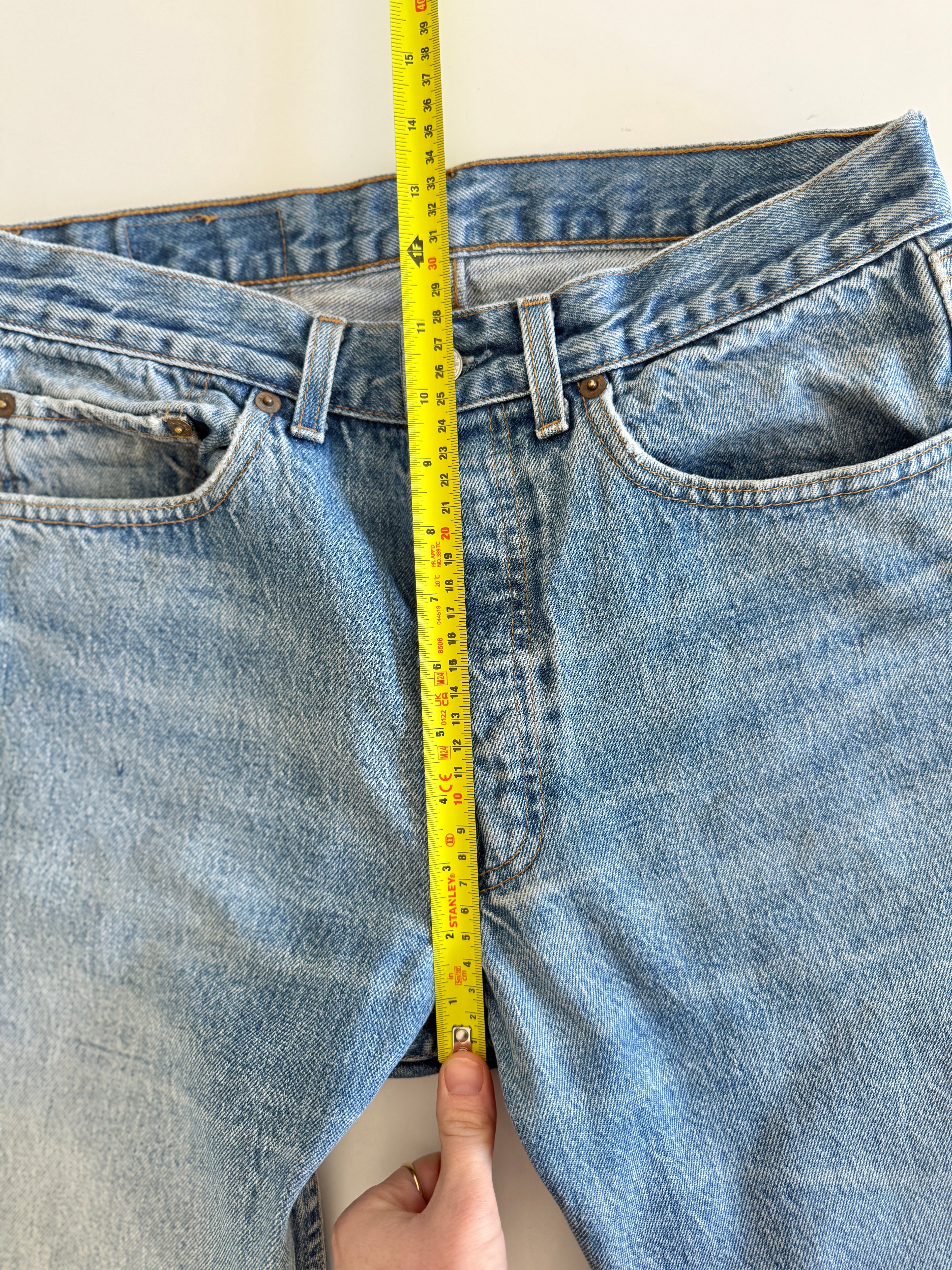 W29 L34 vintage Levis 501 28-29” measured medium faded blue 80s Levi’s 501s