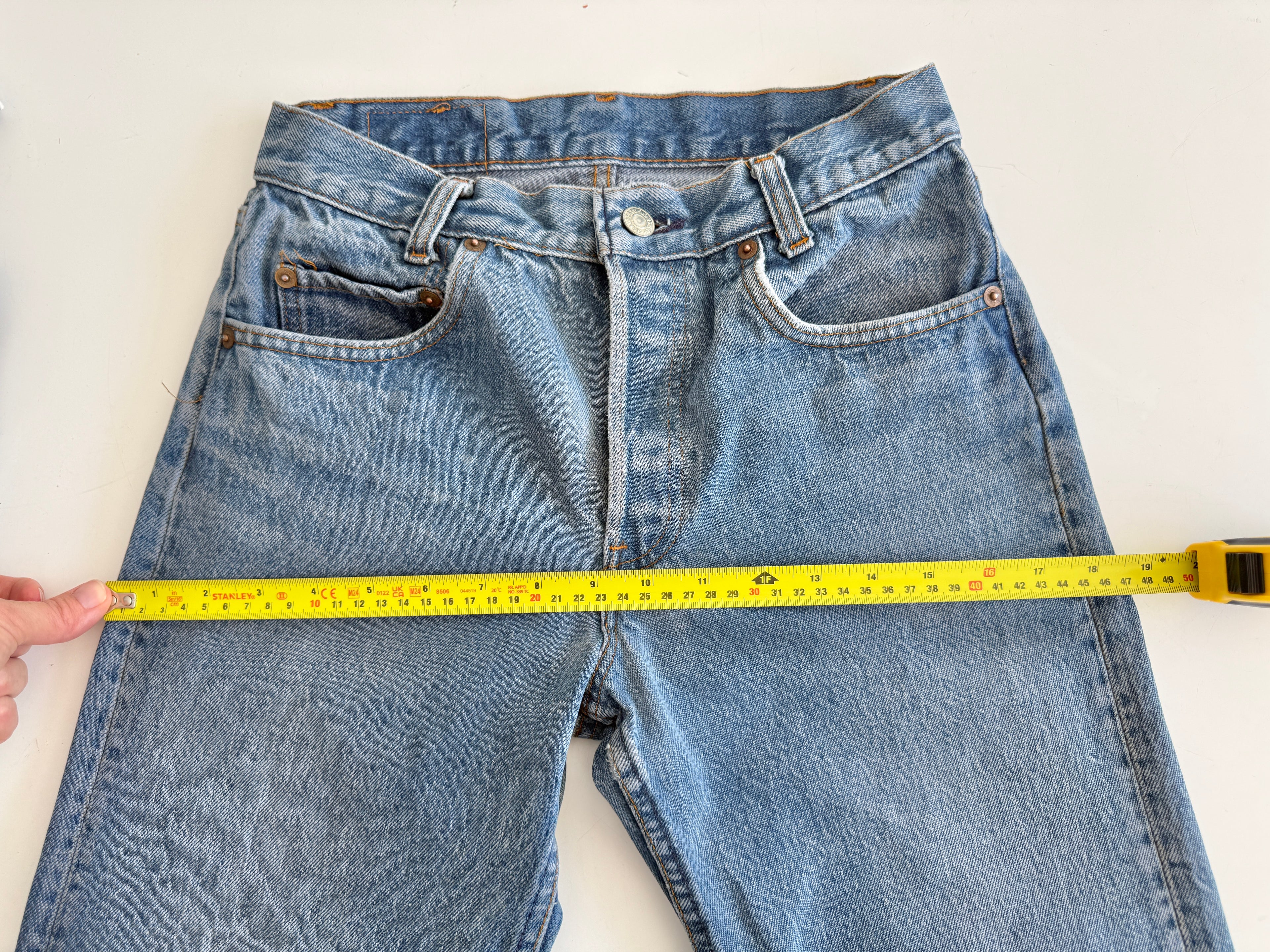 W25 L33 vintage Levis 701 25” measured waist medium blue faded  80s 701s made in USA