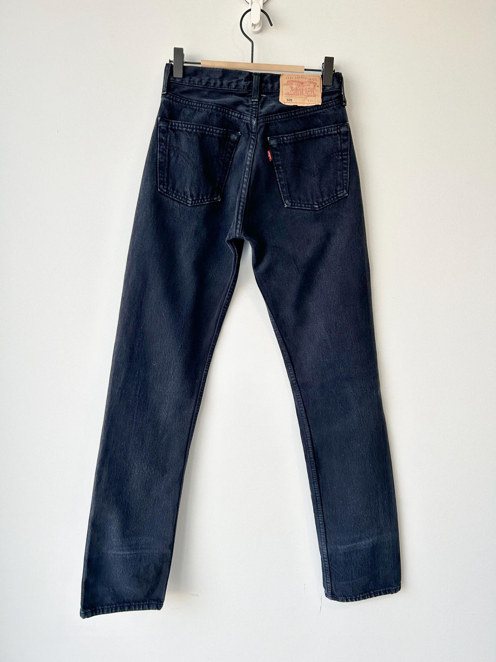 W24 L33 Levis 501 vintage 24” waist black 501s made in France 90s