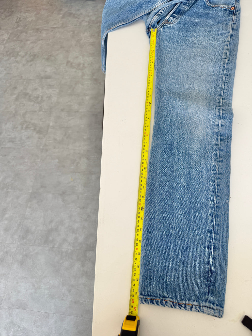 W27 L31 vintage Levis 501s 27” measured dark faded blue 501s 90s USA