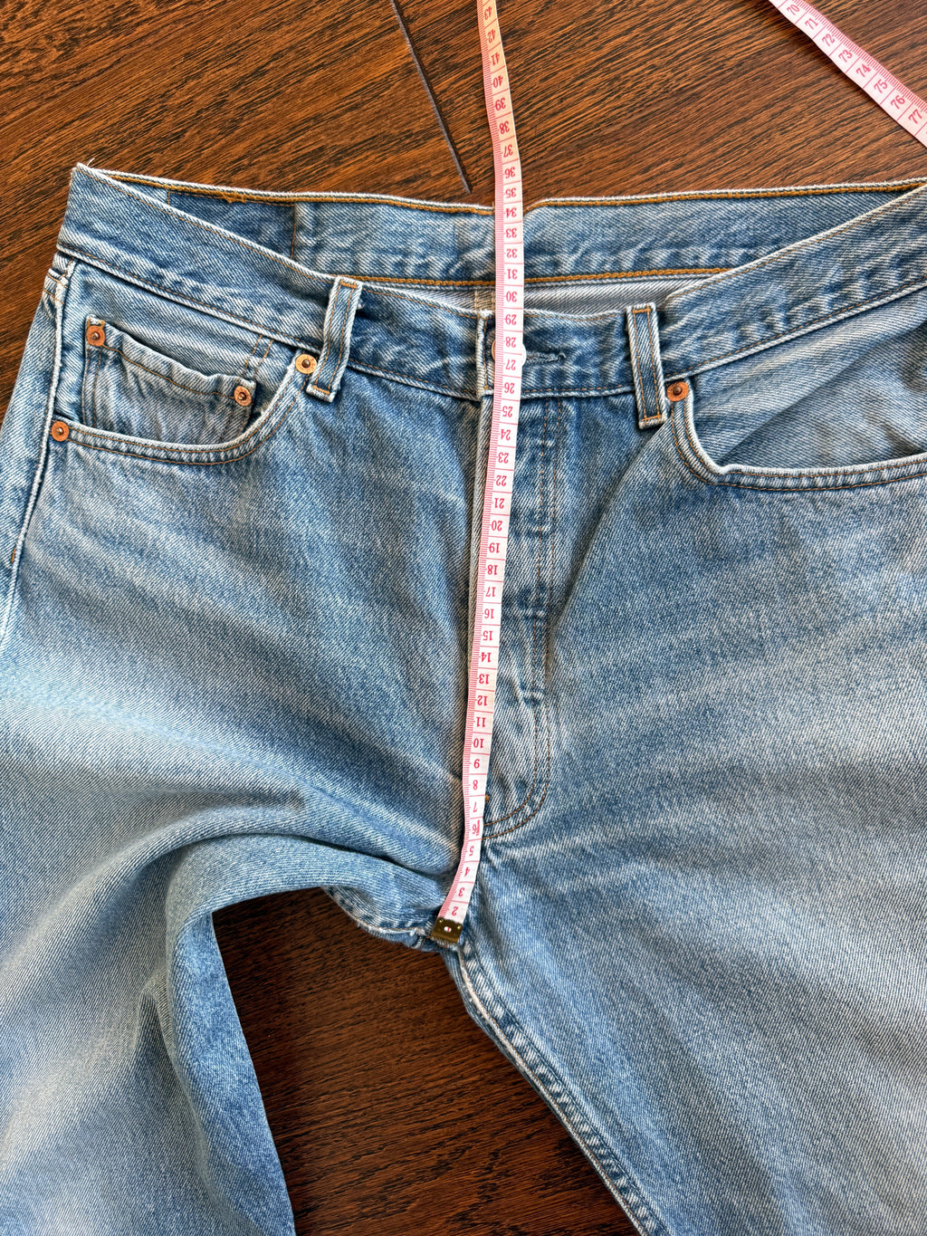 Soft W32 L31 vintage Levis 501s 31/32” measured medium blue faded Y2K 501s