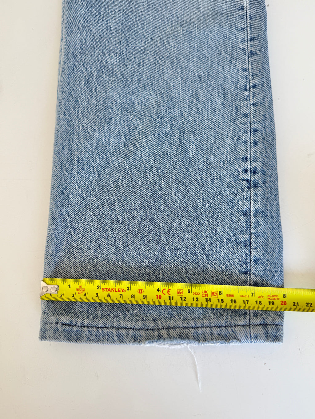 W31 L30 vintage Levis 501 30/31” measured waist light blue 501s made in 80s