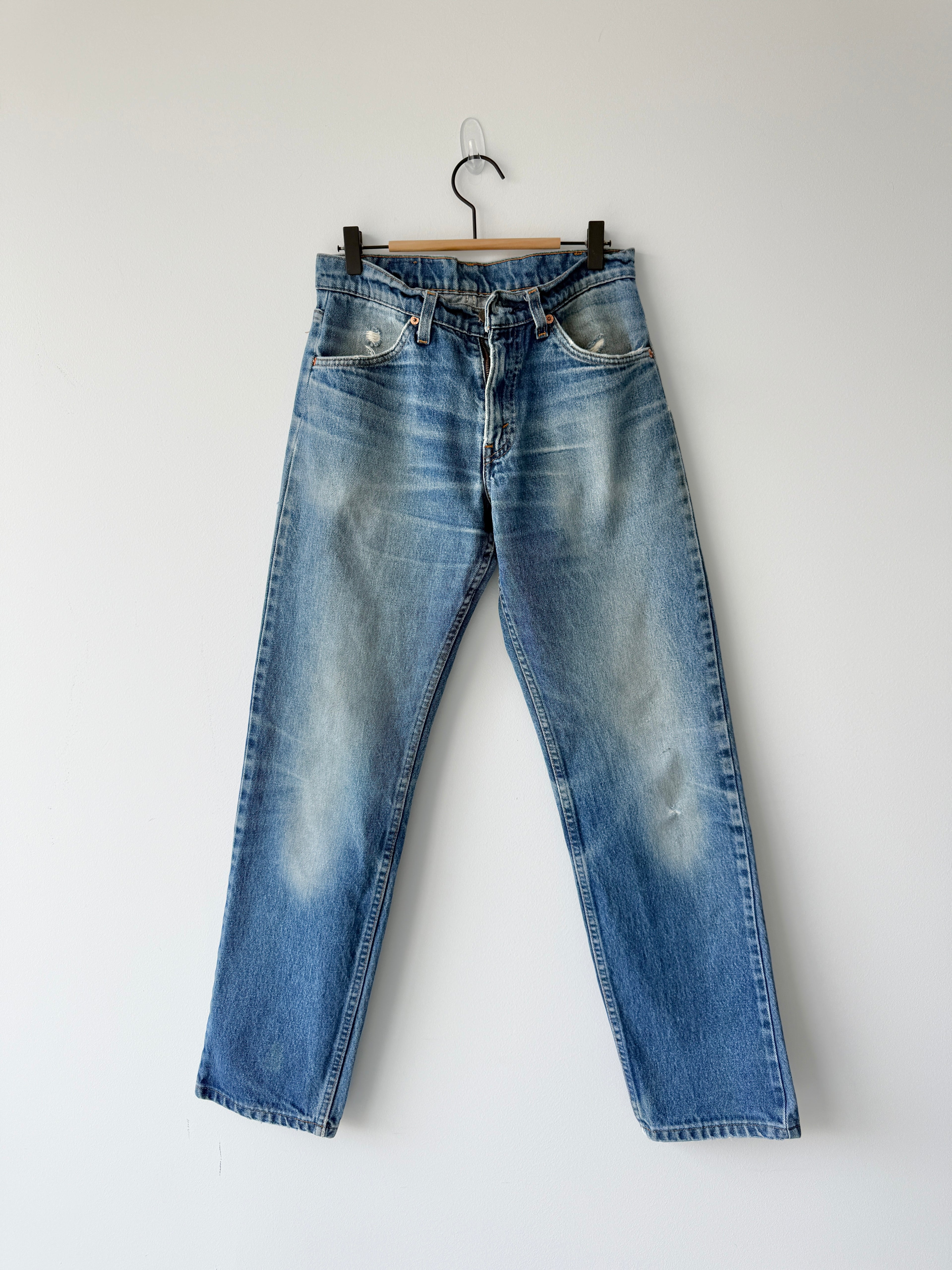 Soft W29 L31 vintage Levis 520 28/29” measured waist dark faded 520s 90s USA denim orange tab