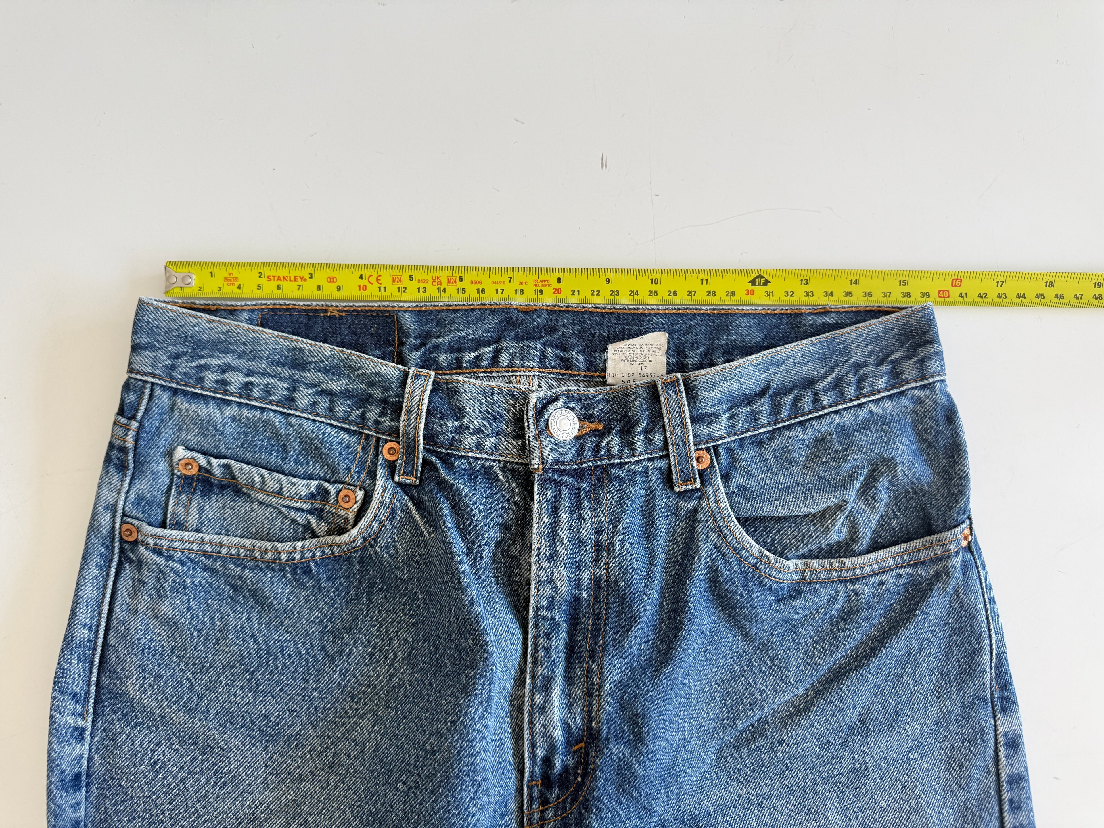 W31 L29 vintage Levis 505 30/31” measured waist dark blue 505s made in 90s  Wallet mark