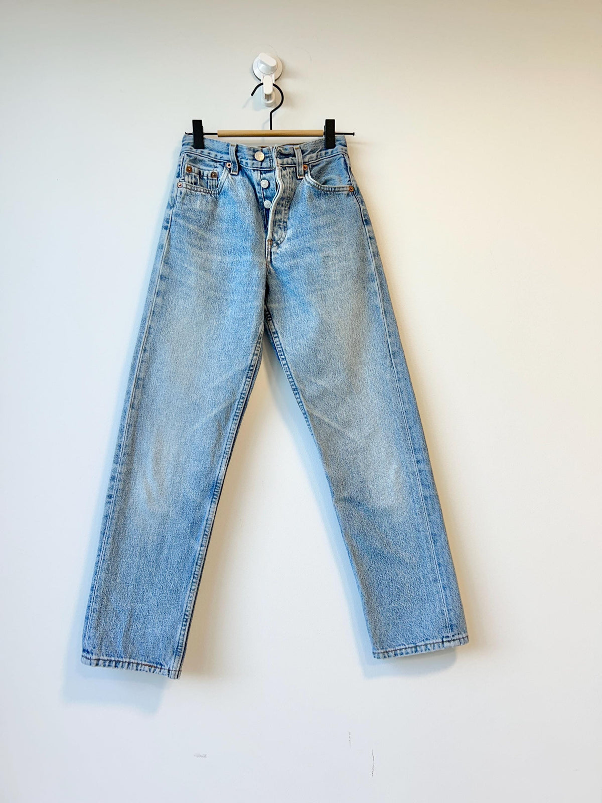 W29 L33 vintage Levis 501 28-29” measured light blue 90s denim 