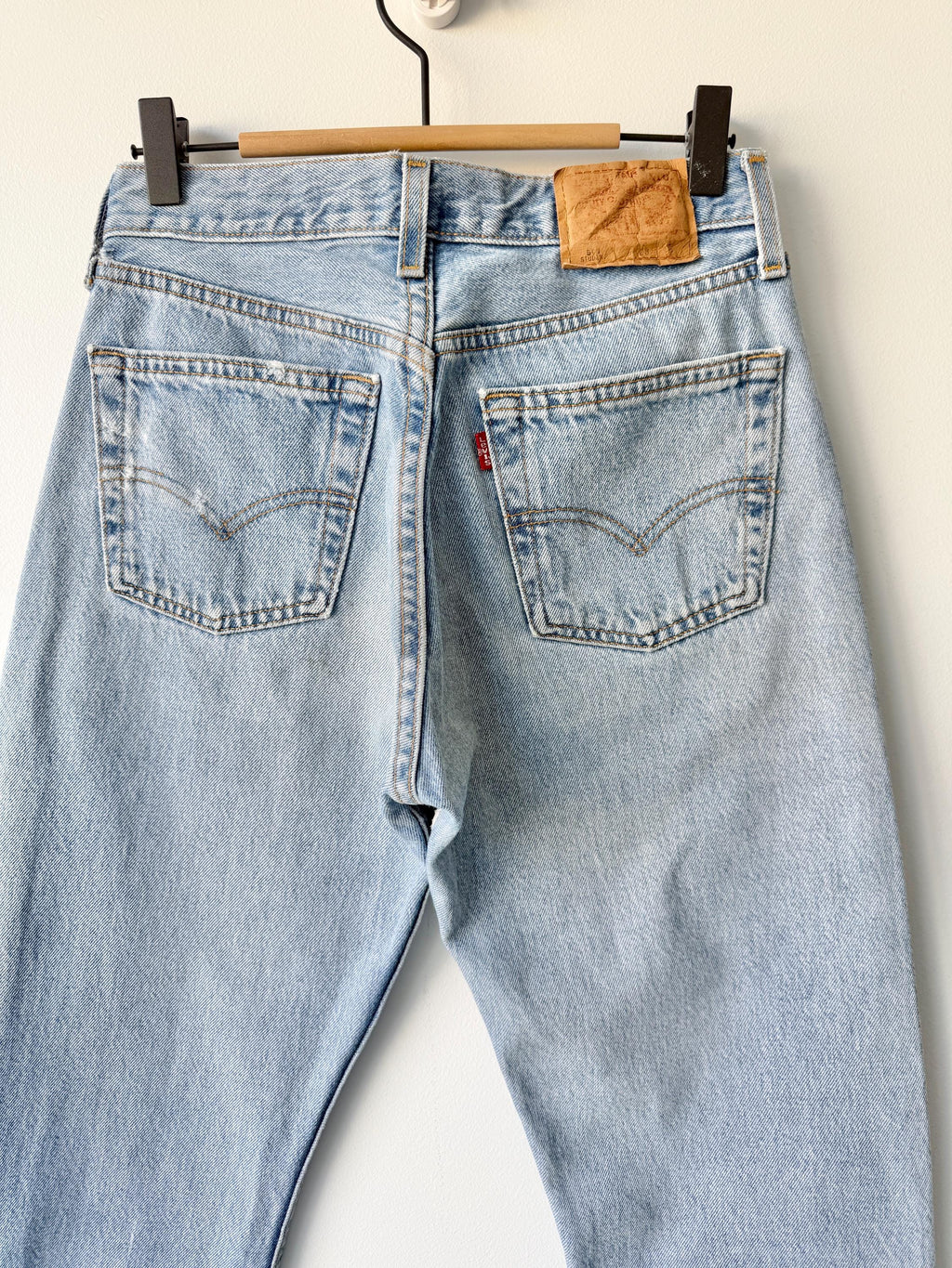 W26 L31 vintage Levis 501 25/26” measured waist medium faded denim made in USA 90s