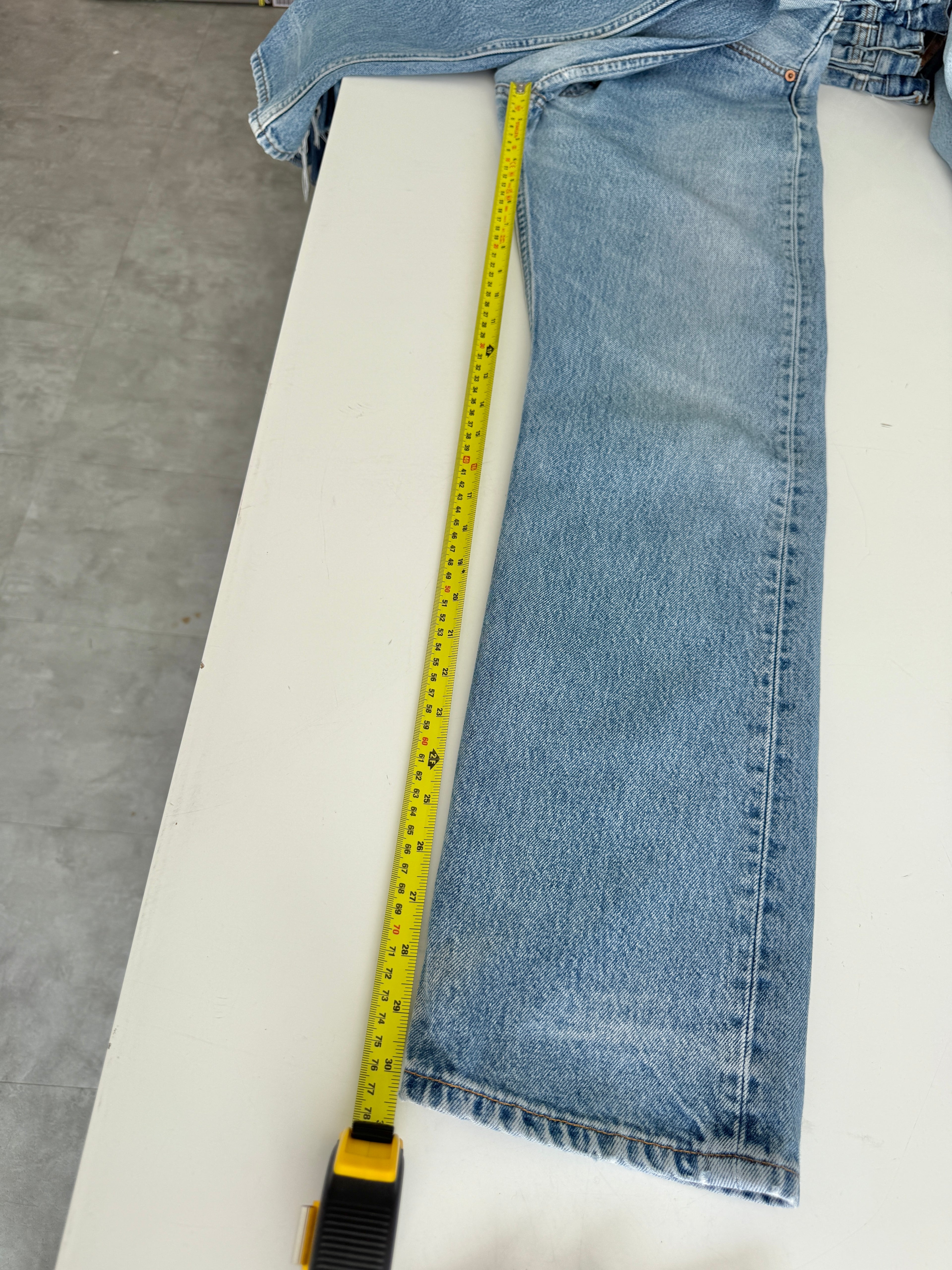 W28 L30 vintage Levis 501s 27/28” medium blue denim Levi’s 501s Y2K