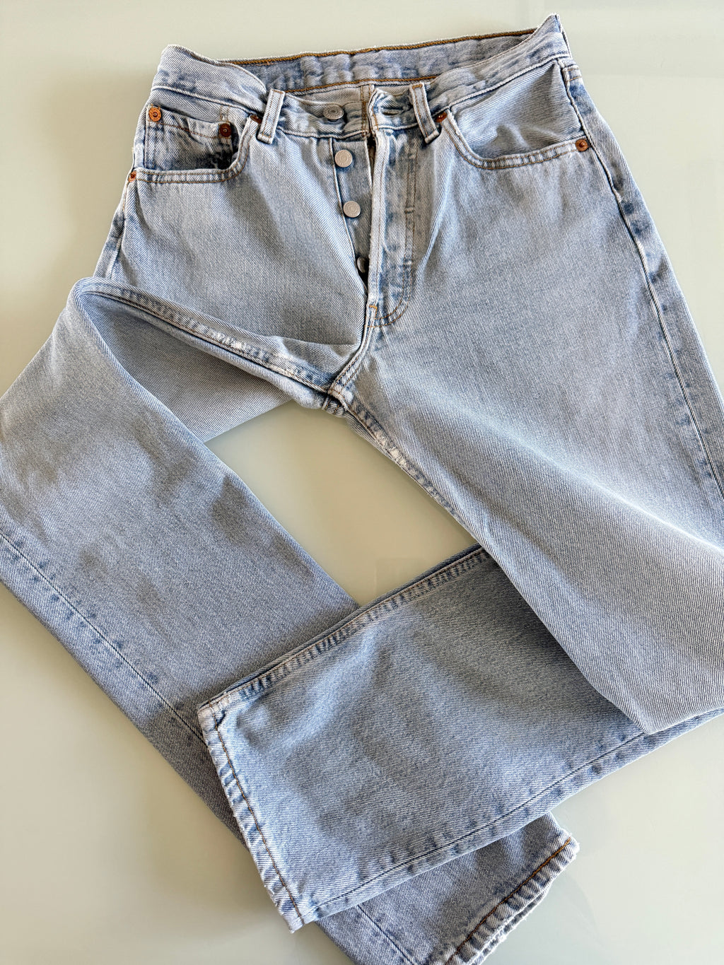 W25 L31 vintage Levis 501 24-25” measured light faded blue denim 90’s levi’s 501s