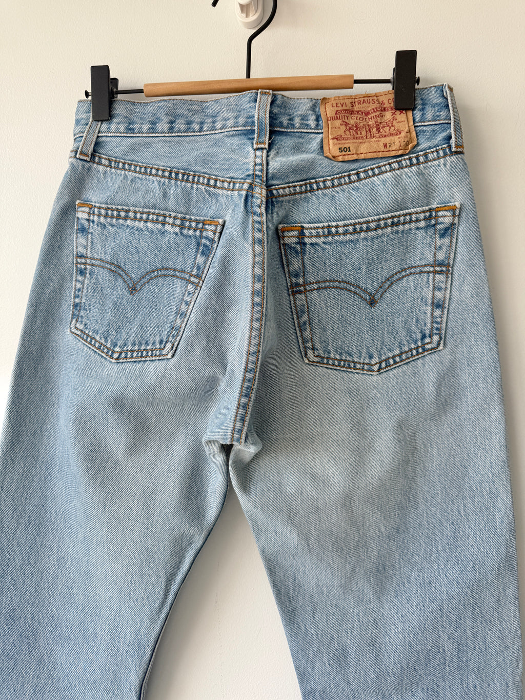 W25 L29 vintage Levis 501 24-25” light blue 90s Levi’s 501s