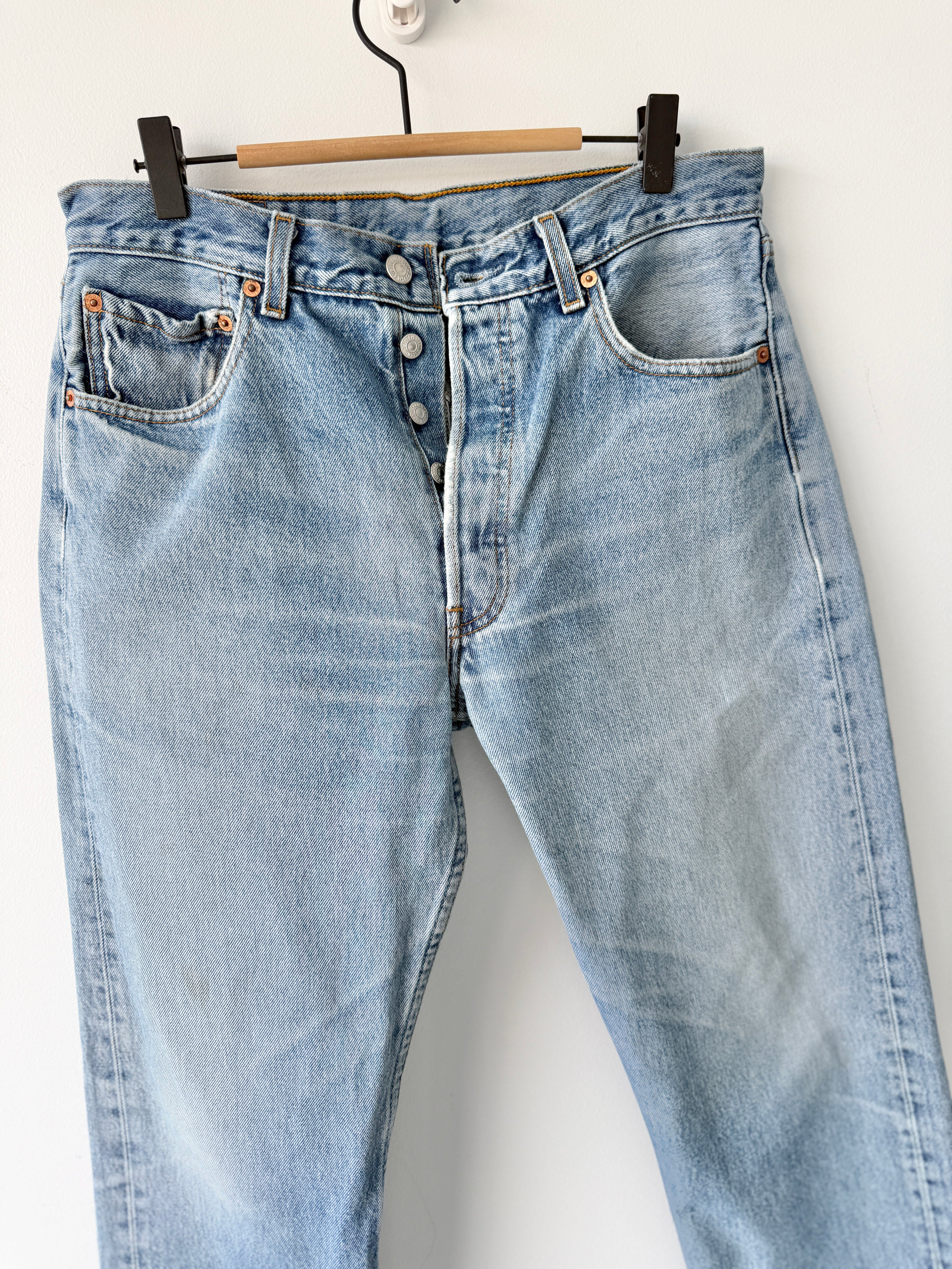 W30 L29 vintage Levis 501 29/30” measured unique faded blue denim 90s Levi’s 501s