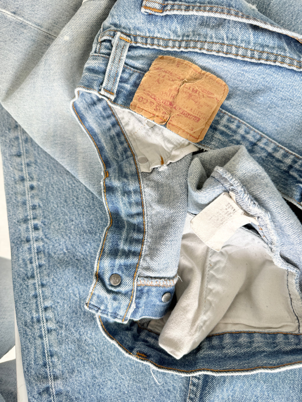 W38 L32 vintage Levis 501s 37/38” measured medium light medium fade denim Levi’s 501s 80s USA