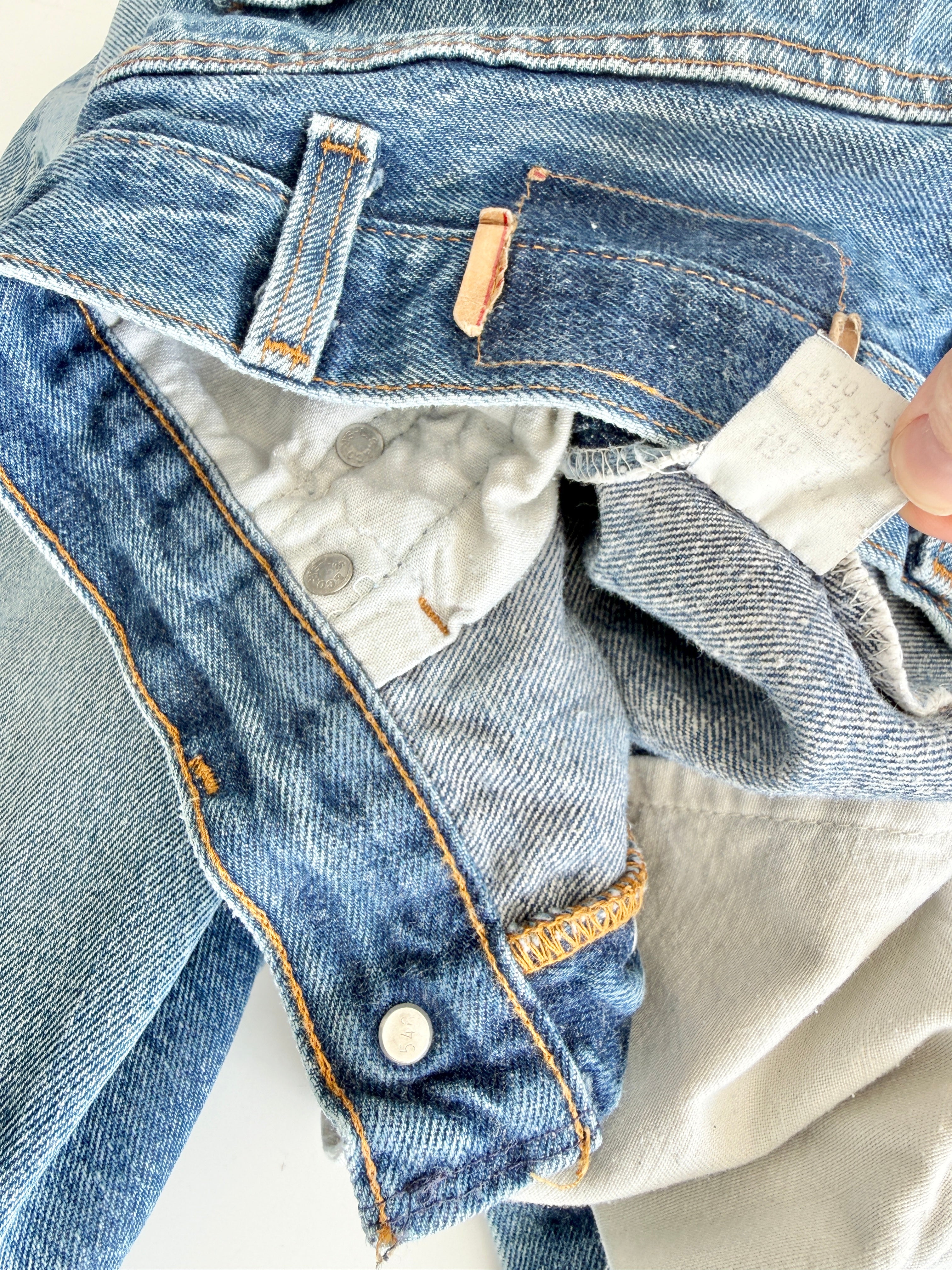 Soft W29 L30 vintage Levis 501s 28/29” measured dark fade whiskers blue denim Levi’s 501s 80s USA