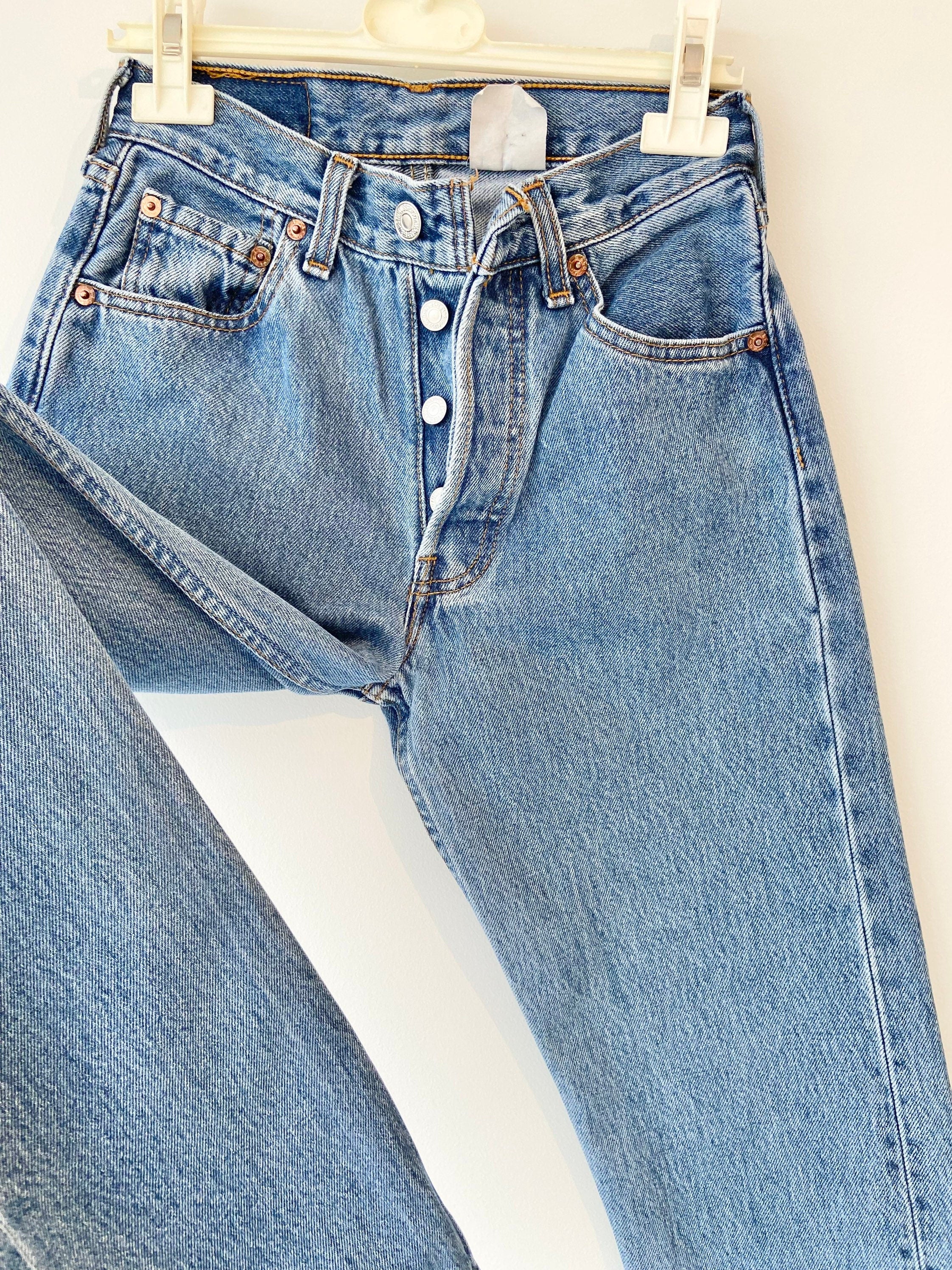 w23 L30 Vintage Levi’s 501 90s made in Canada