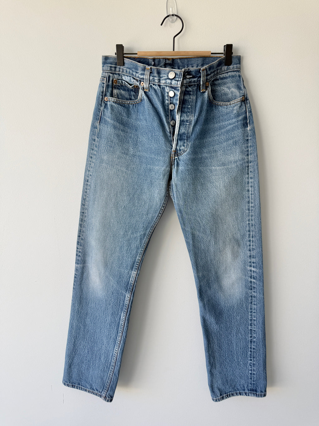 Soft W28 L30 vintage Levis 501s 27/28” measured light blue faded 80s USA 501s