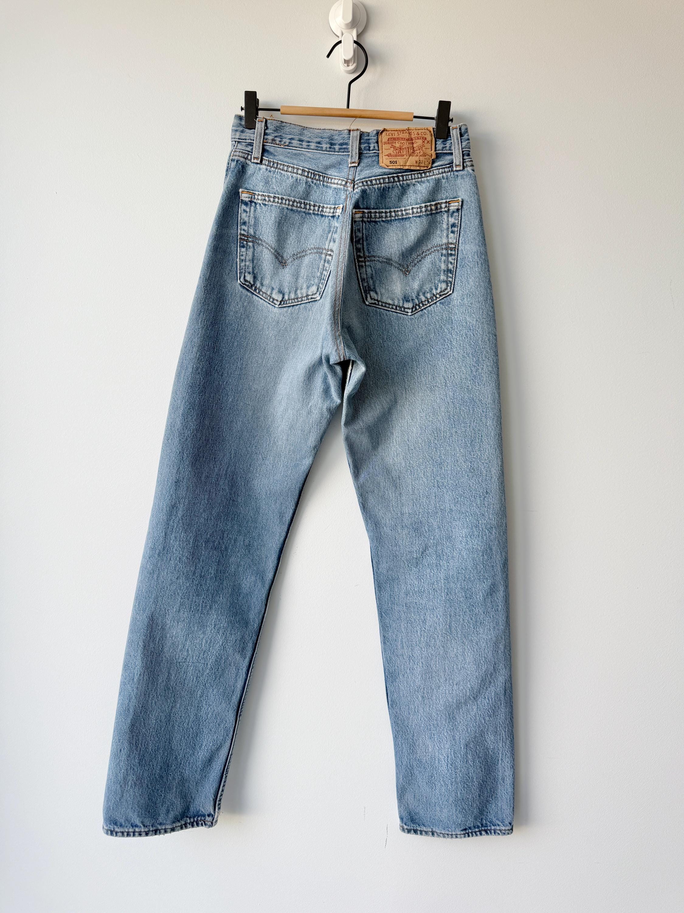 W27 L31 re done vintage Levis 501 26-27” measured waist medium blue denim made in Y2K