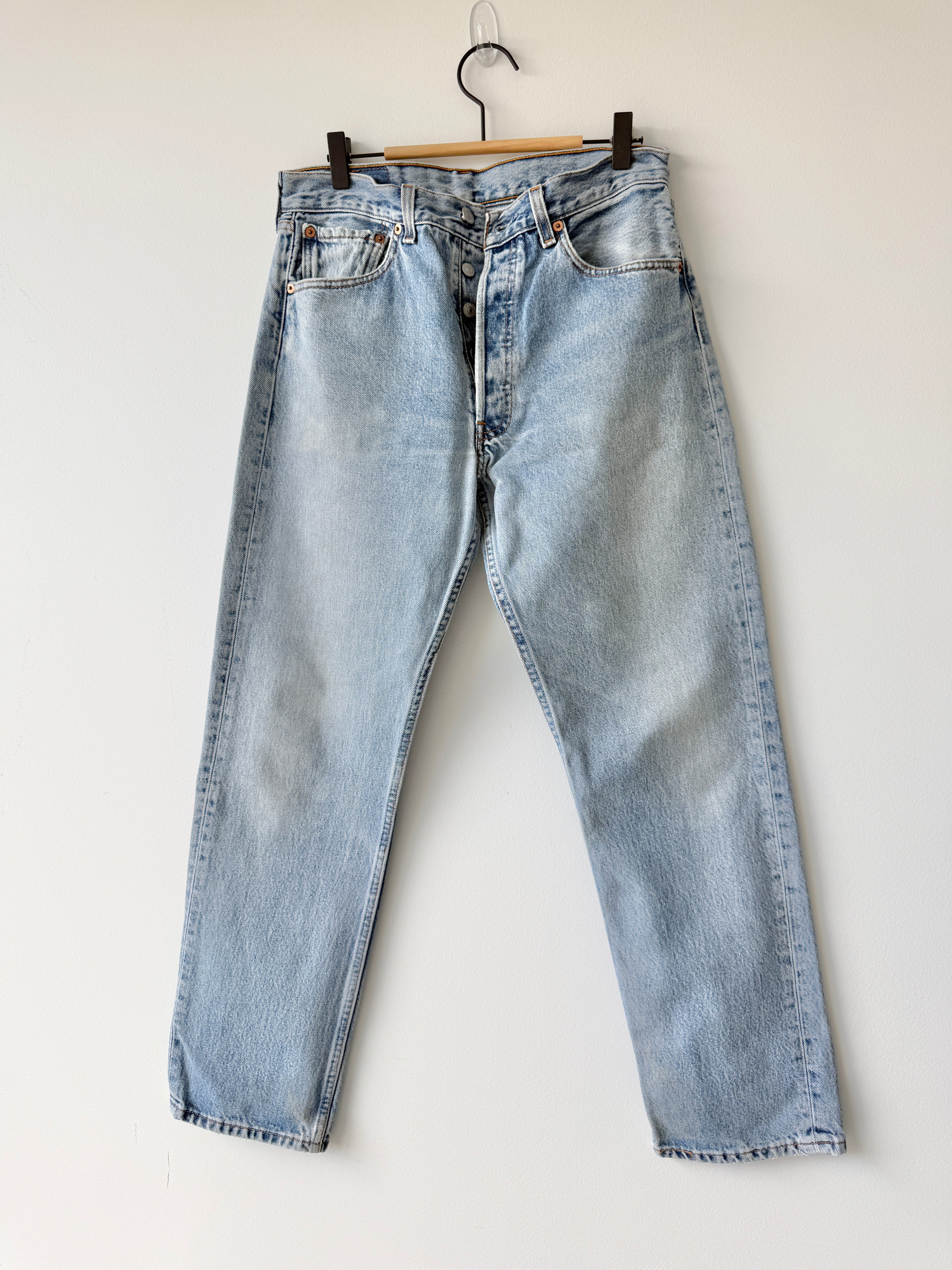 W29 L29 vintage Levis 501 29” light blue Levi’s 501s Y2K