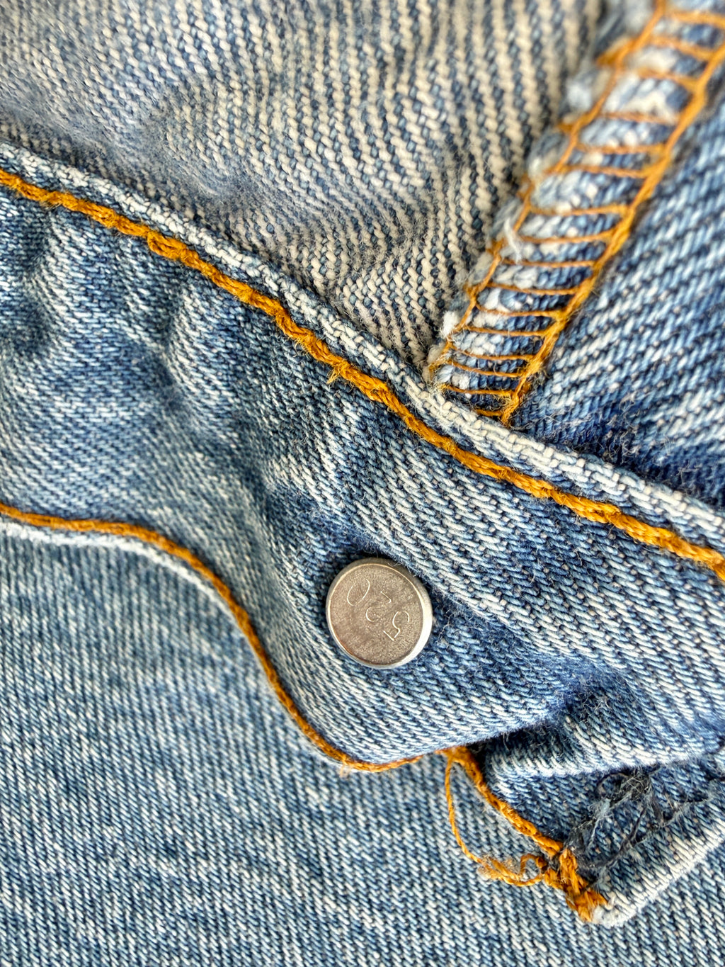 Soft denim W34 L29 vintage Levis 501 33/34” measured waist light faded blue distressed USA 90s 501s