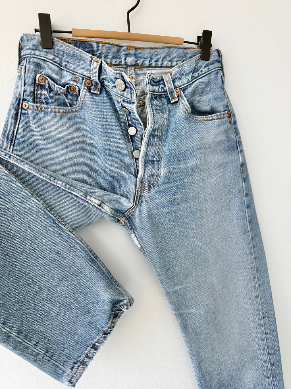 W26 L29 vintage Levis 501s 25/26” light medium blue denim Levi’s 501s 90s USA