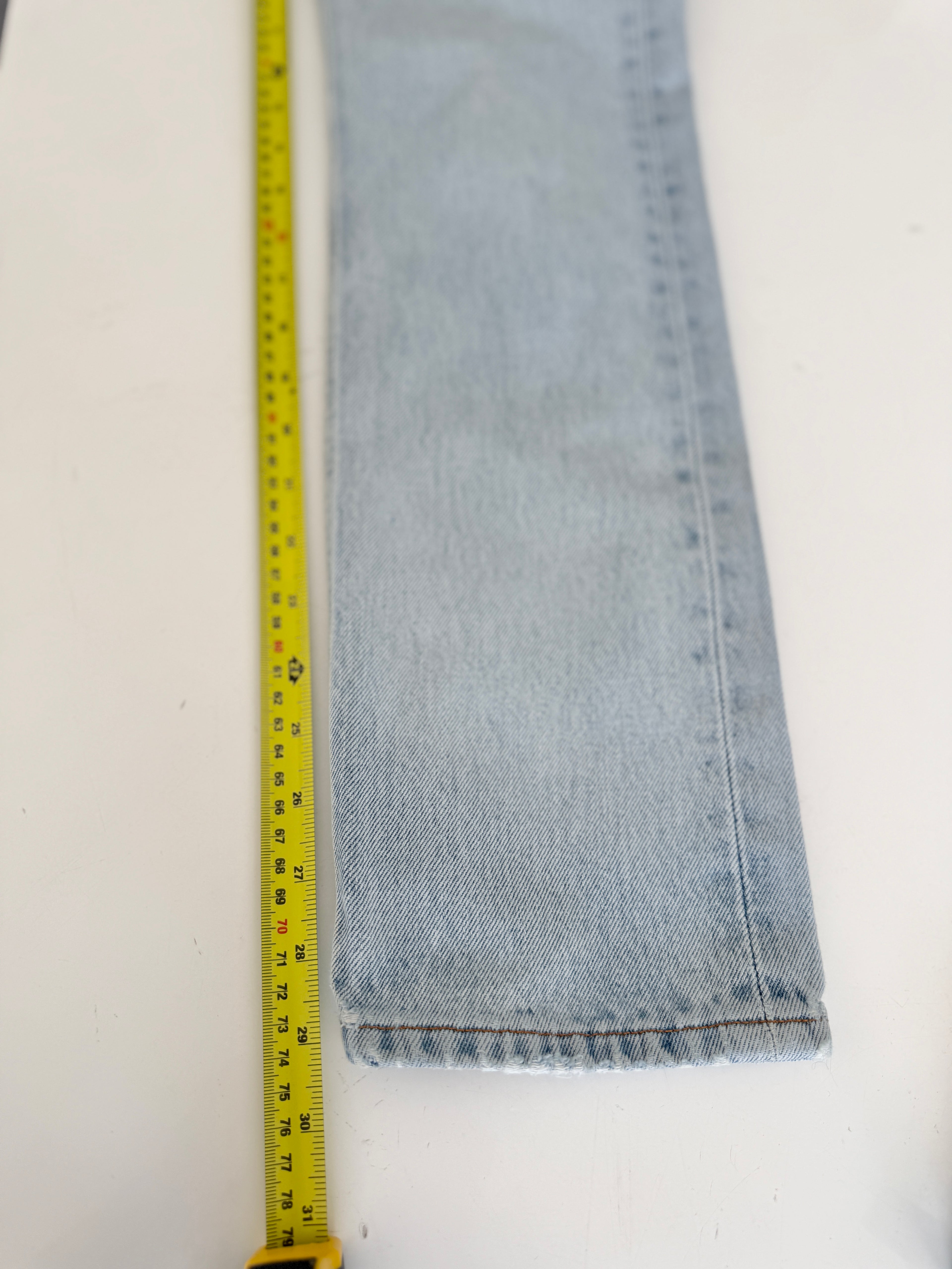 W22 L29 vintage Levis 501 22” measured light blue faded denim 90s 501s