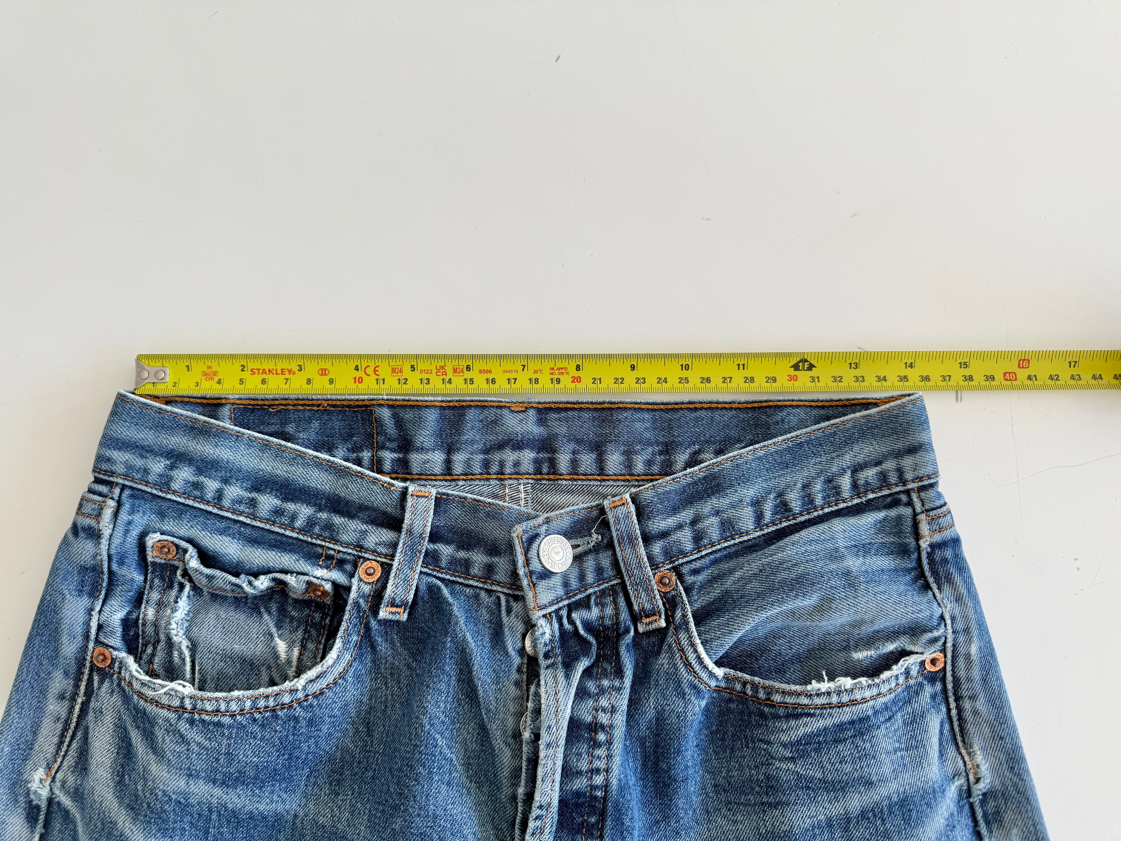 Soft W29 L28 vintage Levis 501 28/29” measured indigo dark blue faded denim Y2K Levi’s 501s