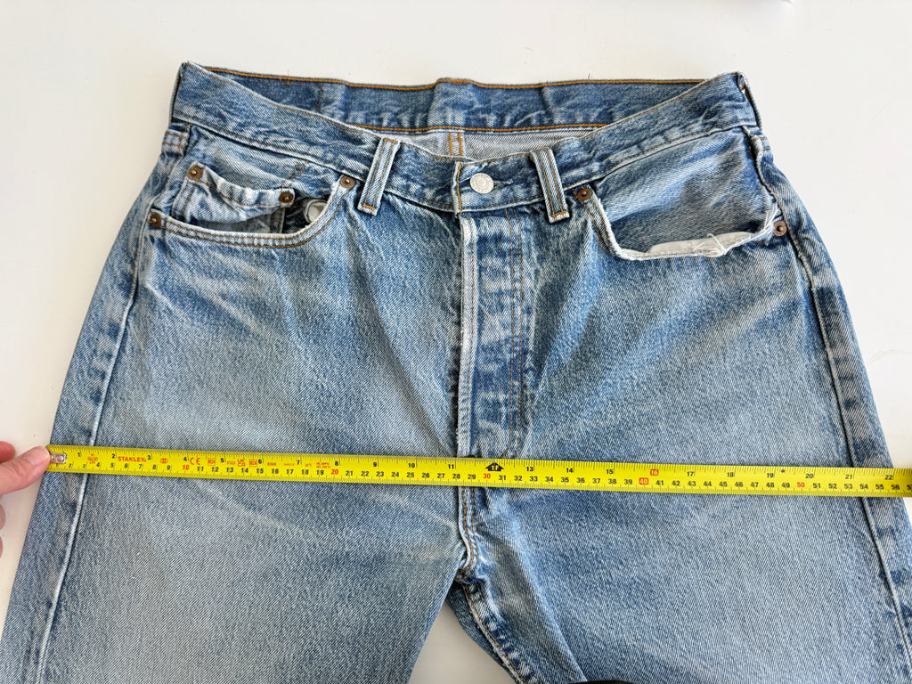 W32 L30 vintage Levis 501s 31/32” measured medium light blue fade 501s 80s